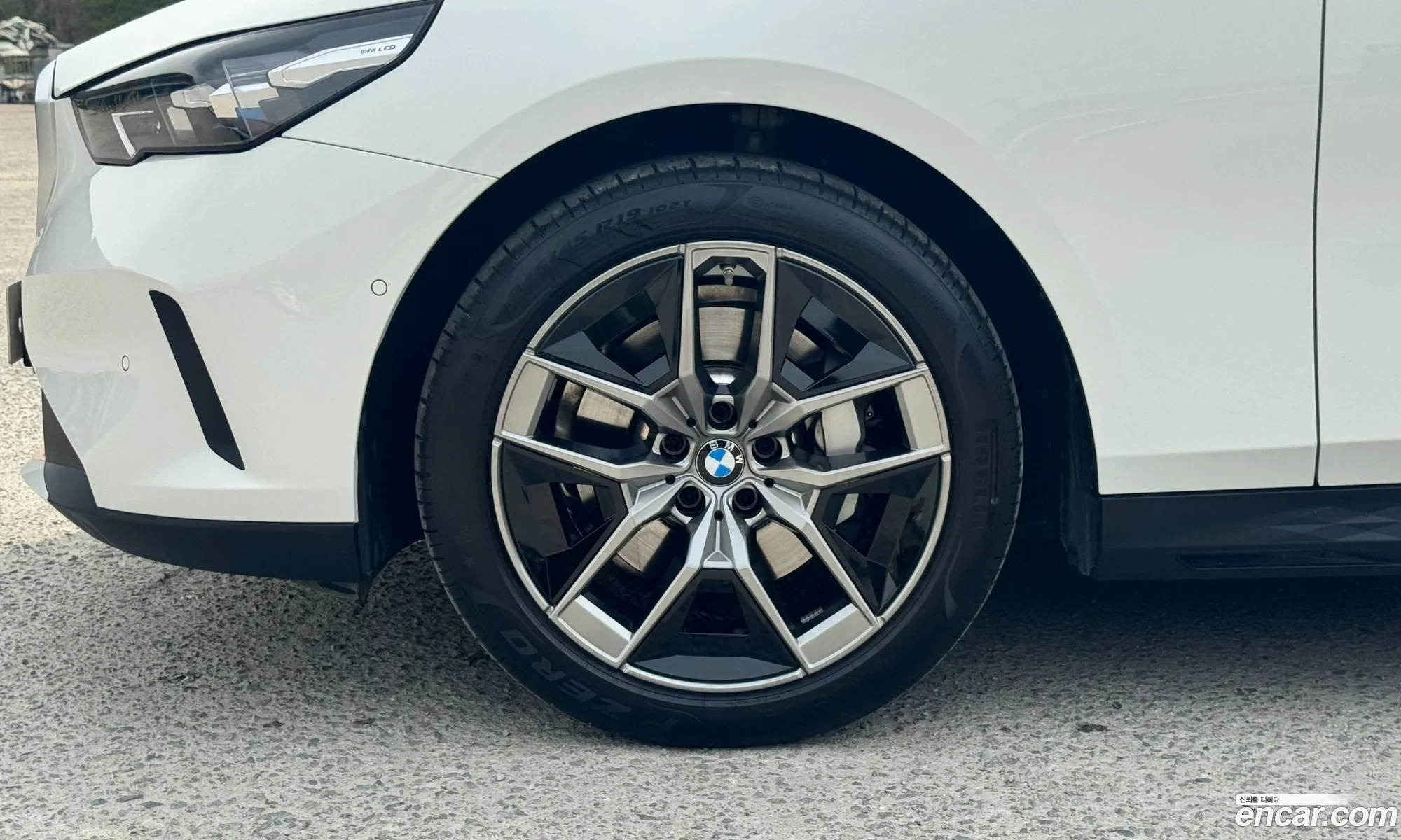 BMW 5 Series 2025 — 8