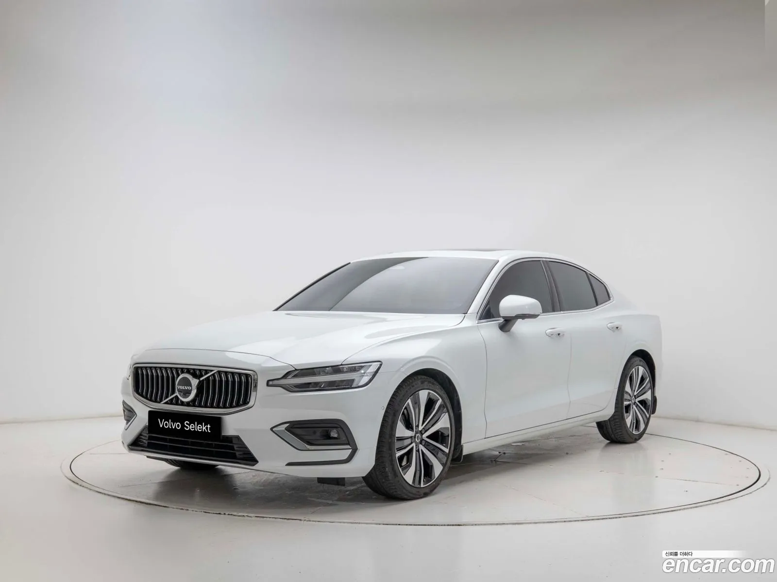 Volvo S60 2023 — 10