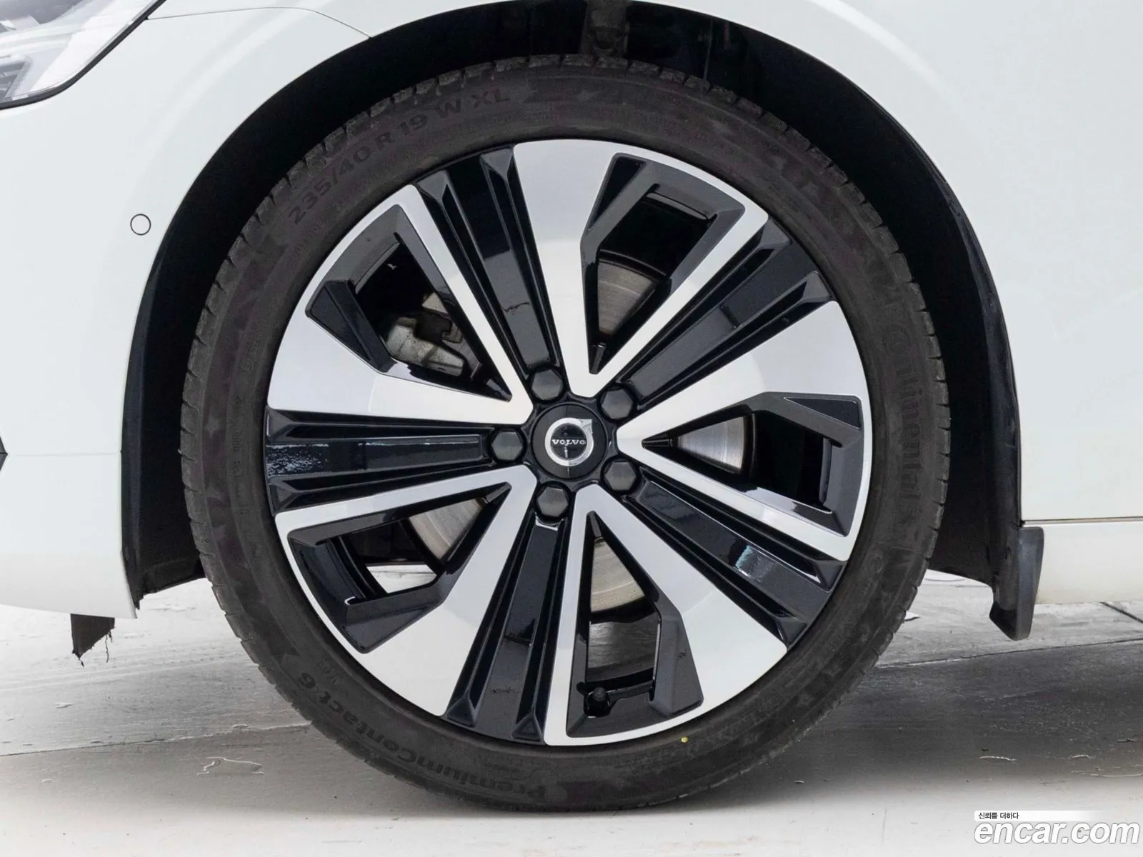 Volvo S60 2023 — 2