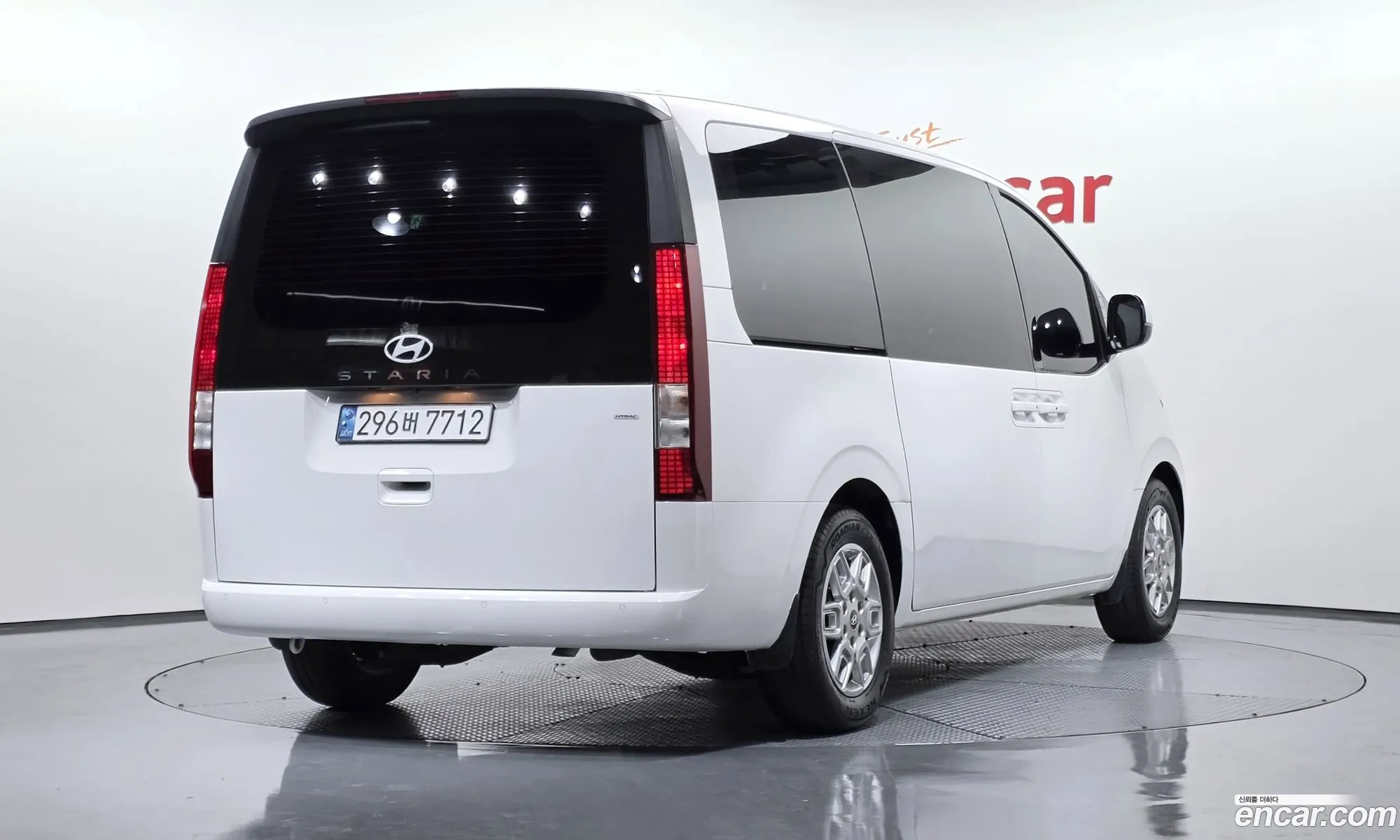 Hyundai Staria 2024 — 16