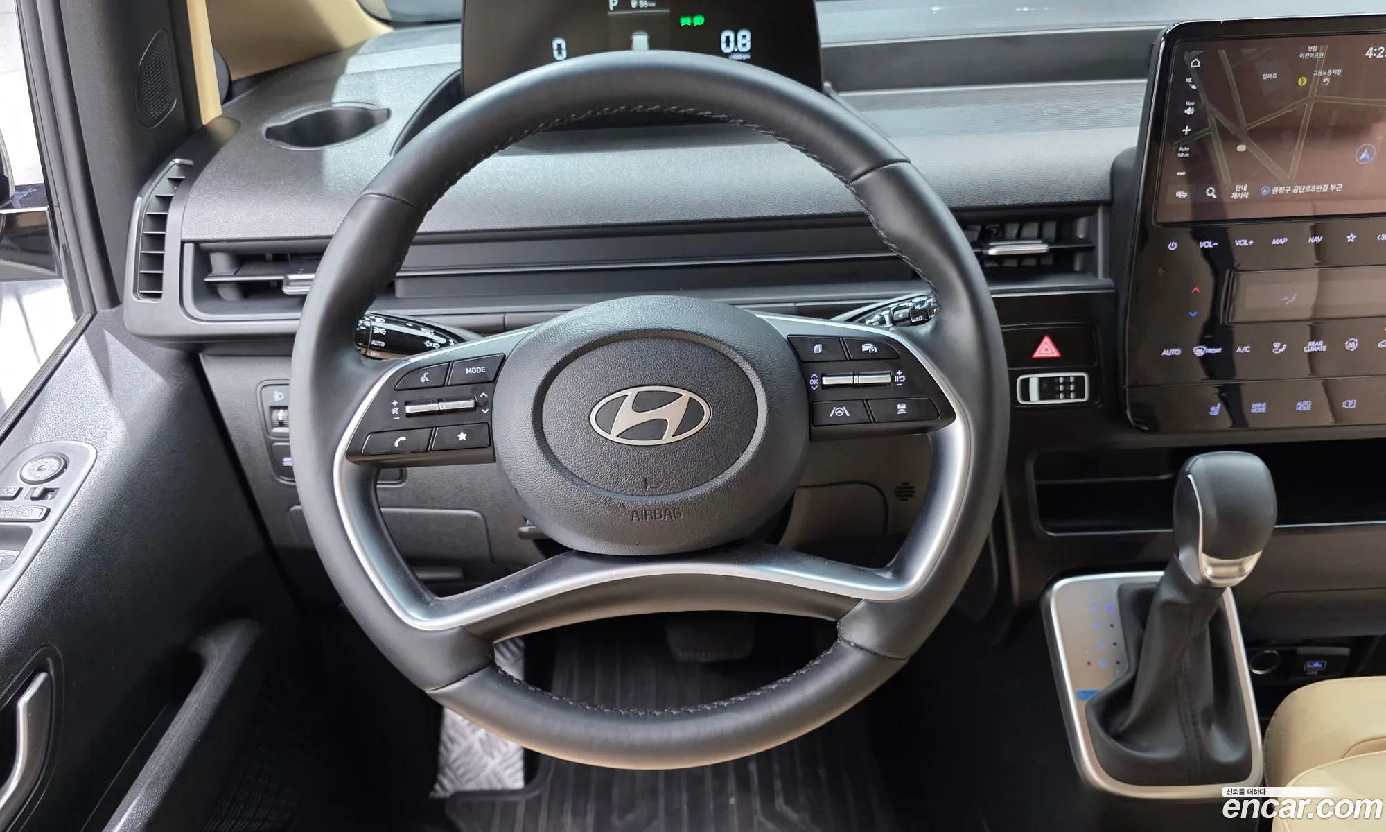 Hyundai Staria 2024 — 13