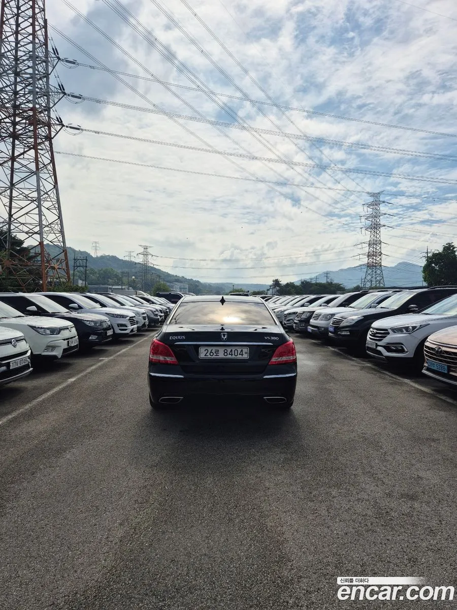 Hyundai Equus 2011 — 14