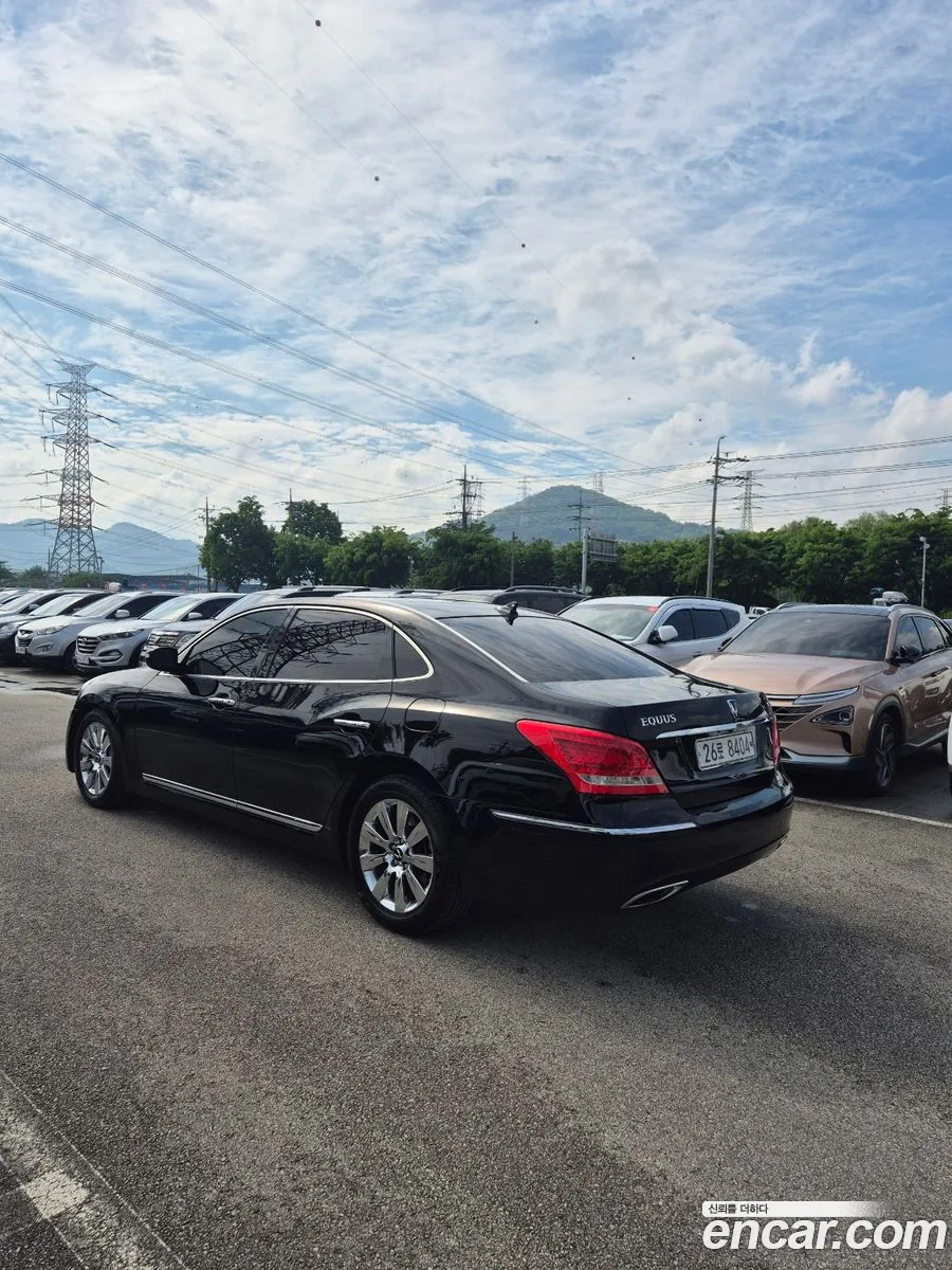 Hyundai Equus 2011 — 12