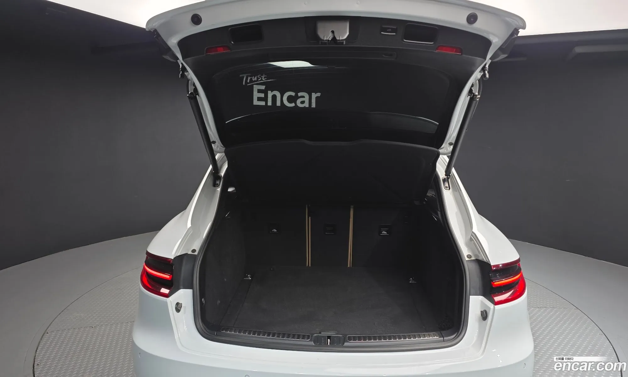 Porsche Macan 2016 WP1AD2958HLB70019 — 10