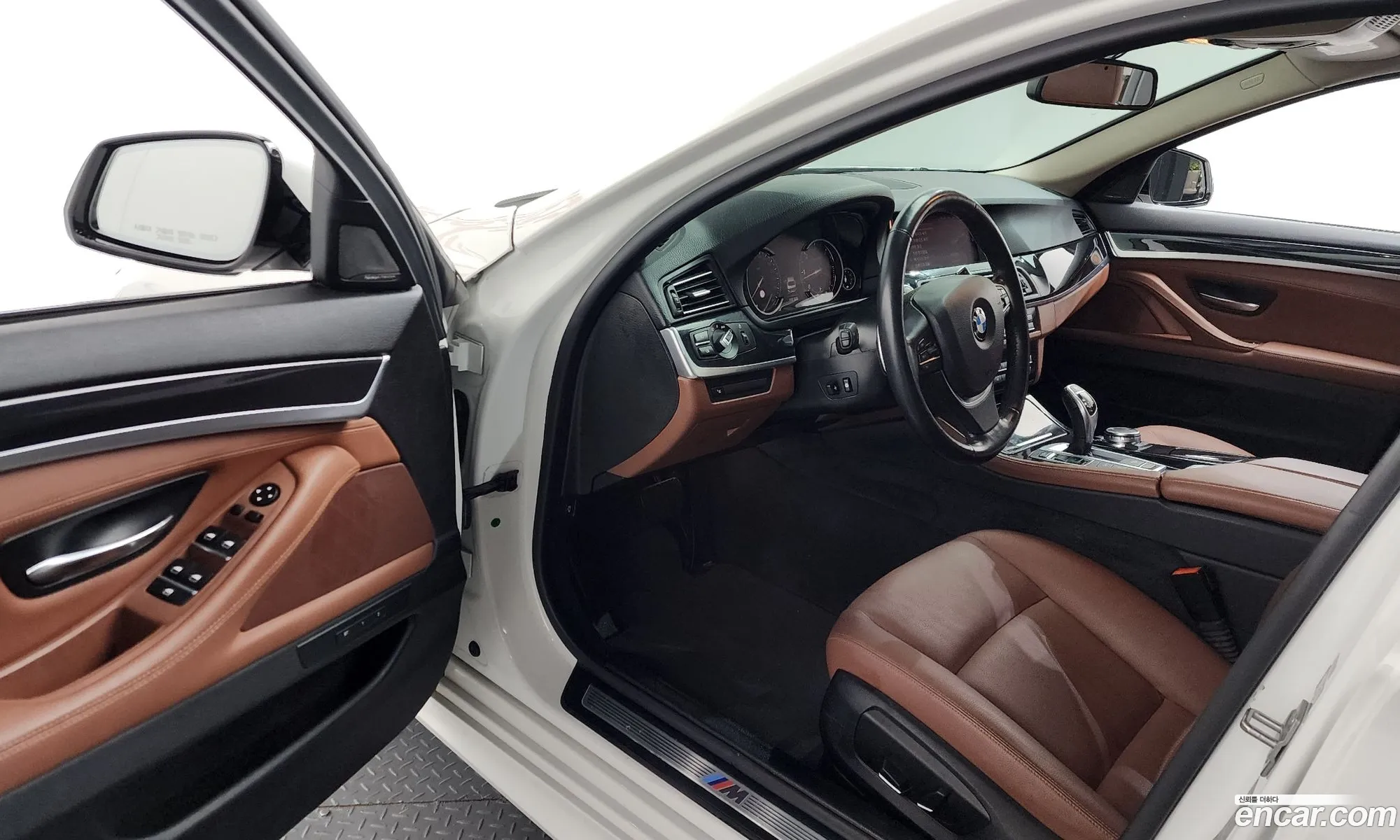 BMW 5 Series 2016 WBA5D3108GGV83541 — 17
