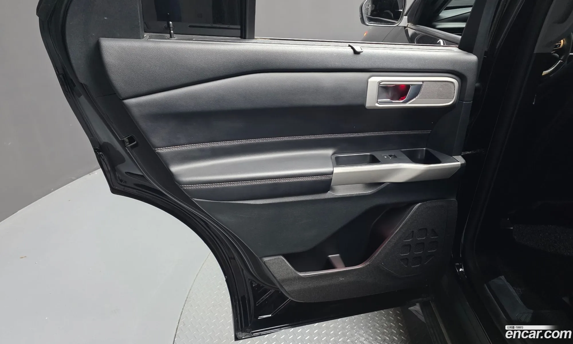 Ford Explorer 6th Gen 2021 1FM5K8FY7MNA04319 — 5