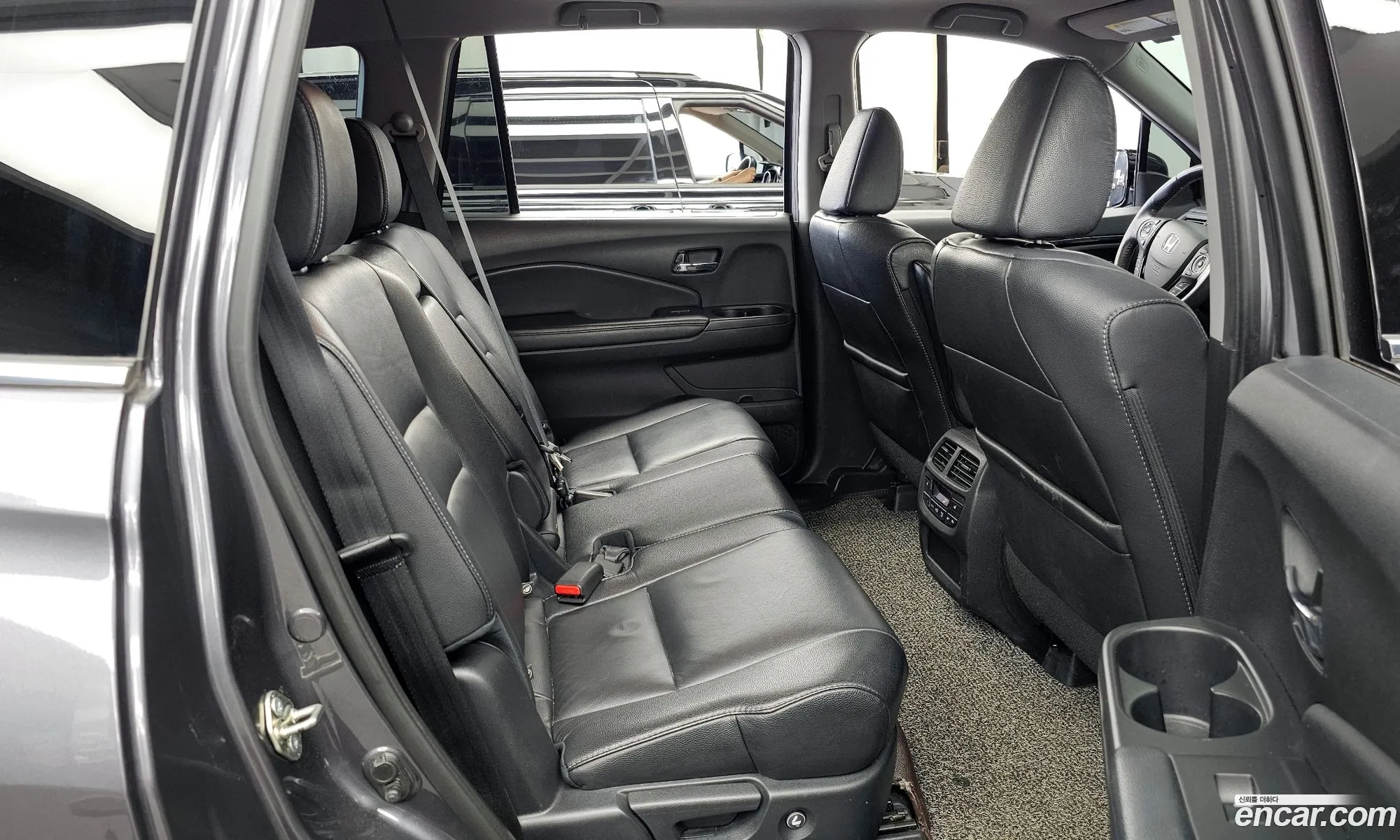 Honda Pilot 2017 5FNYF6850HB201137 — 10