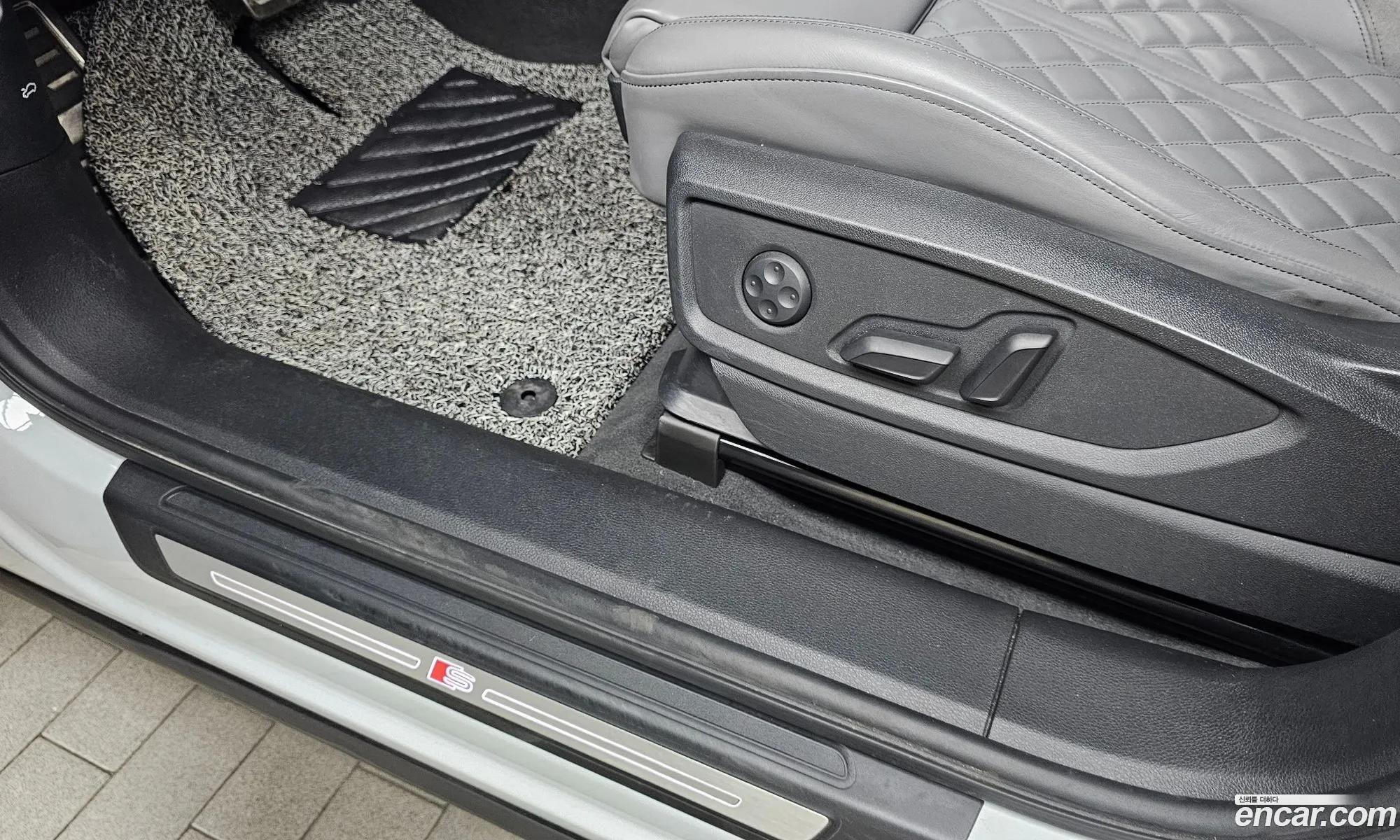 Audi SQ5 2020 WAUZZZFY2L2086884 — 26