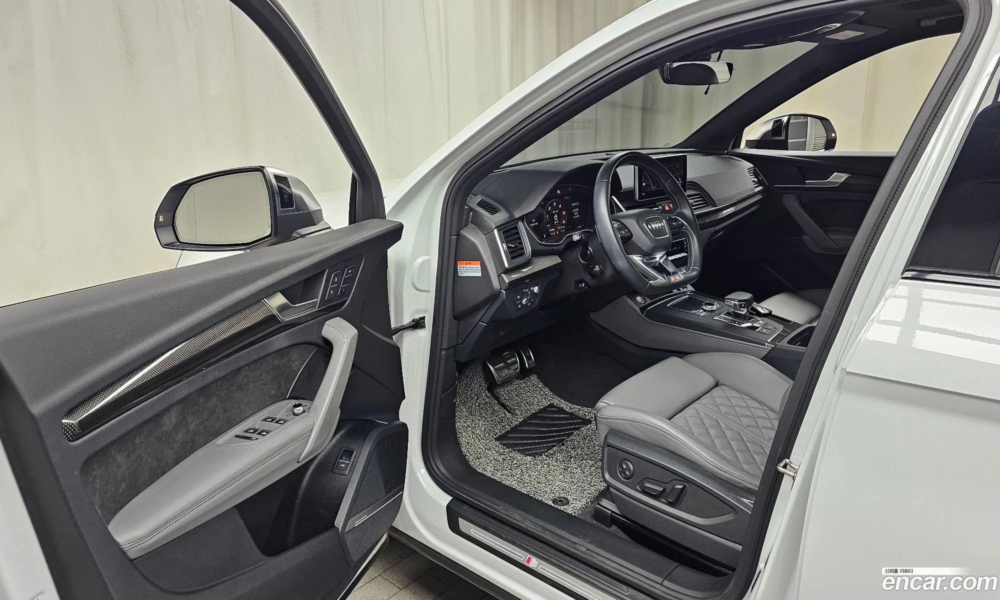Audi SQ5 2020 WAUZZZFY2L2086884 — 17