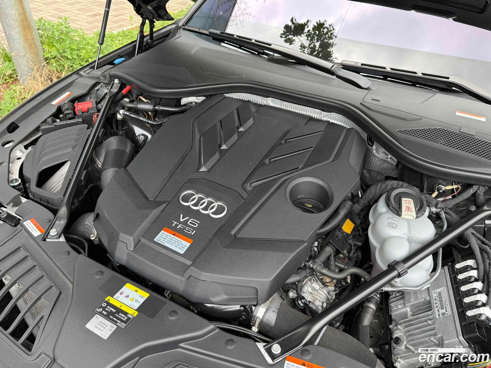 Audi A8 2023 — 18