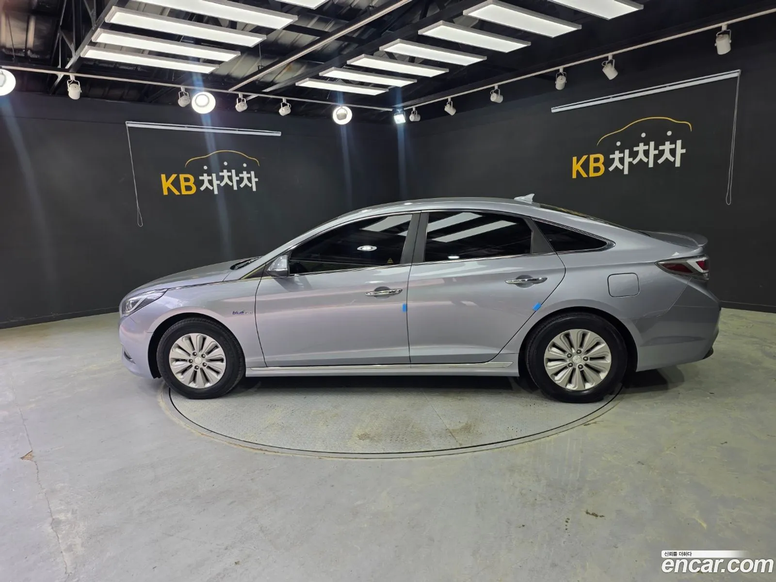 Hyundai LF Sonata Hybrid 2017 — 3