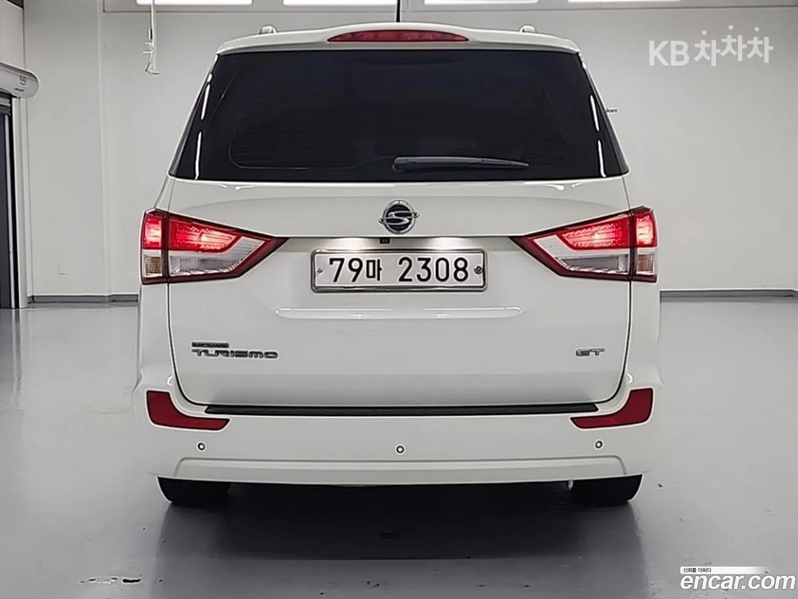 KG Mobility (SsangYong) Korando Turismo 2013 — 11