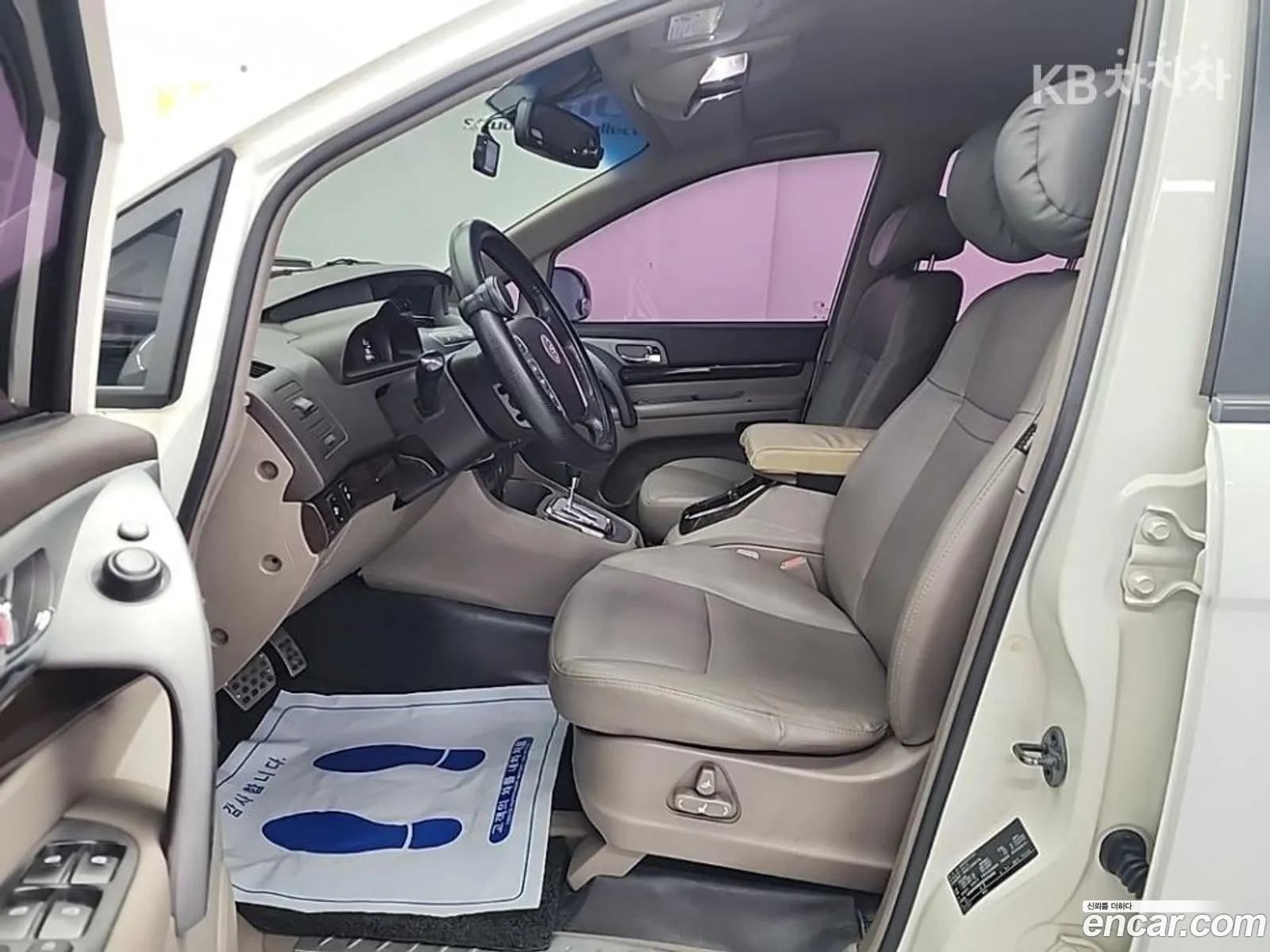 KG Mobility (SsangYong) Korando Turismo 2013 — 4