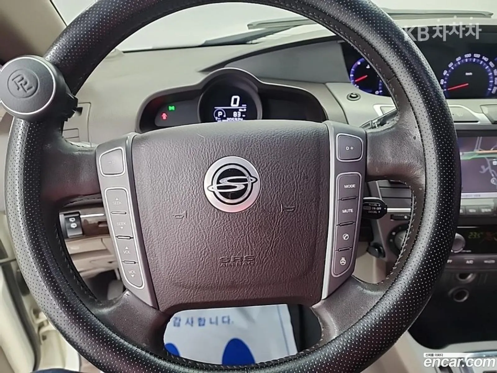 KG Mobility (SsangYong) Korando Turismo 2013 — 10