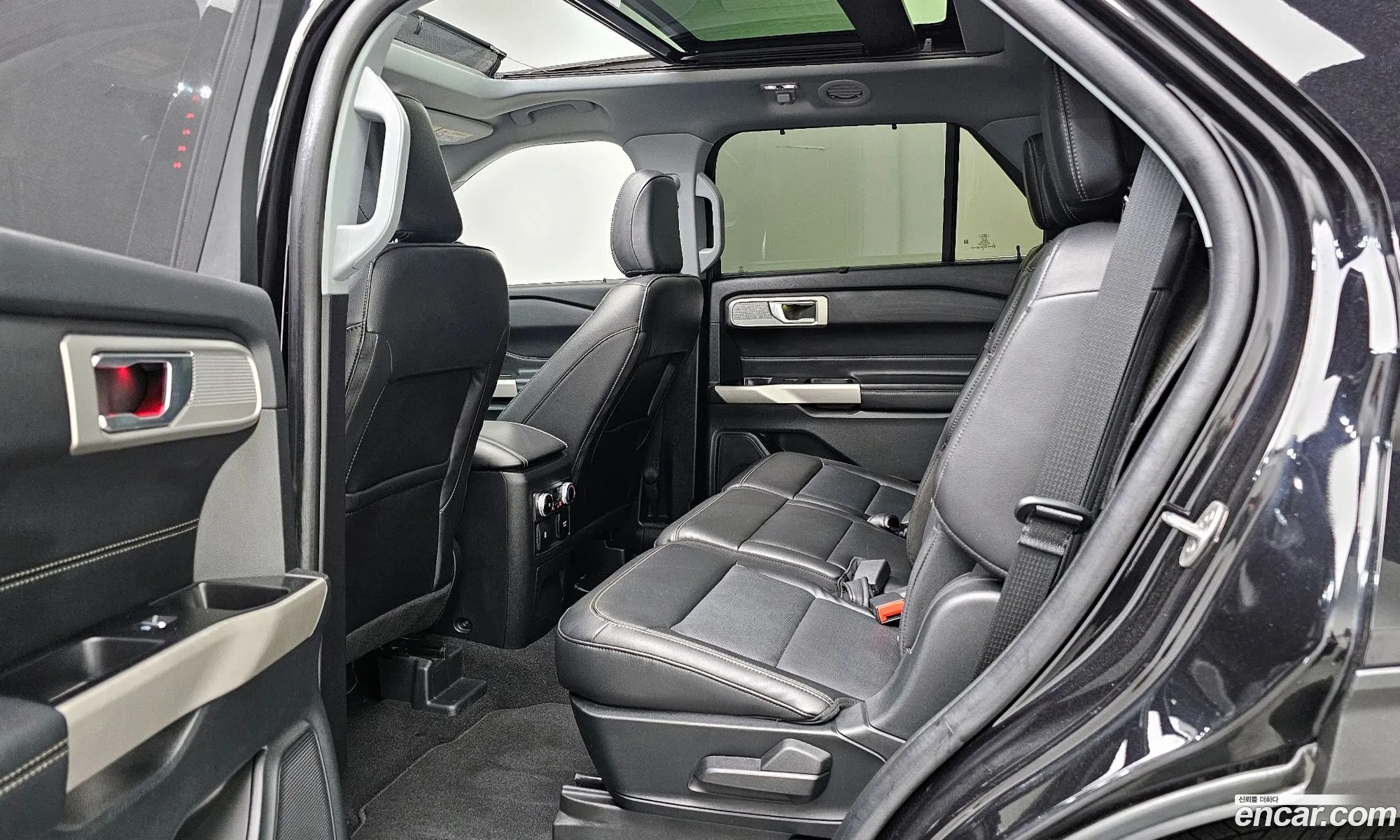 Ford Explorer 6th Gen 2023 1FMSK8FHXPGA39903 — 14