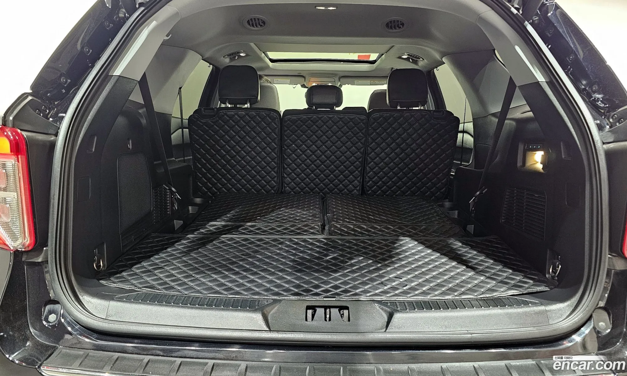 Ford Explorer 6th Gen 2023 1FMSK8FHXPGA39903 — 25