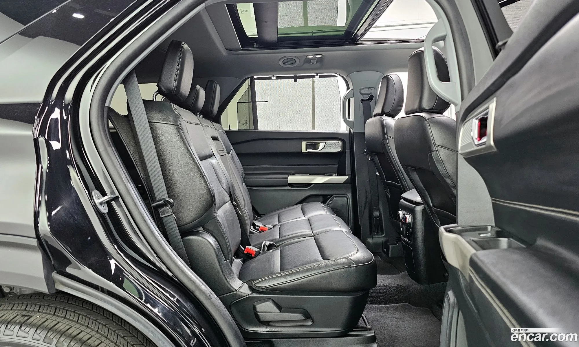 Ford Explorer 6th Gen 2023 1FMSK8FHXPGA39903 — 23