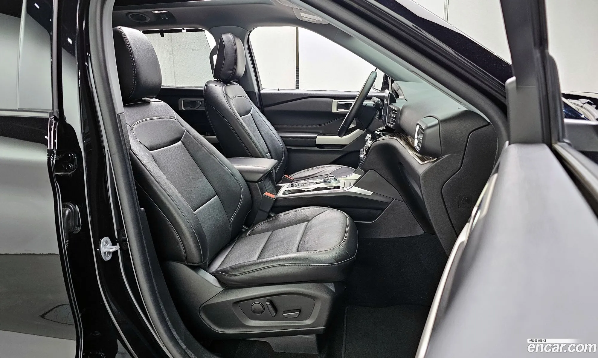 Ford Explorer 6th Gen 2023 1FMSK8FHXPGA39903 — 30