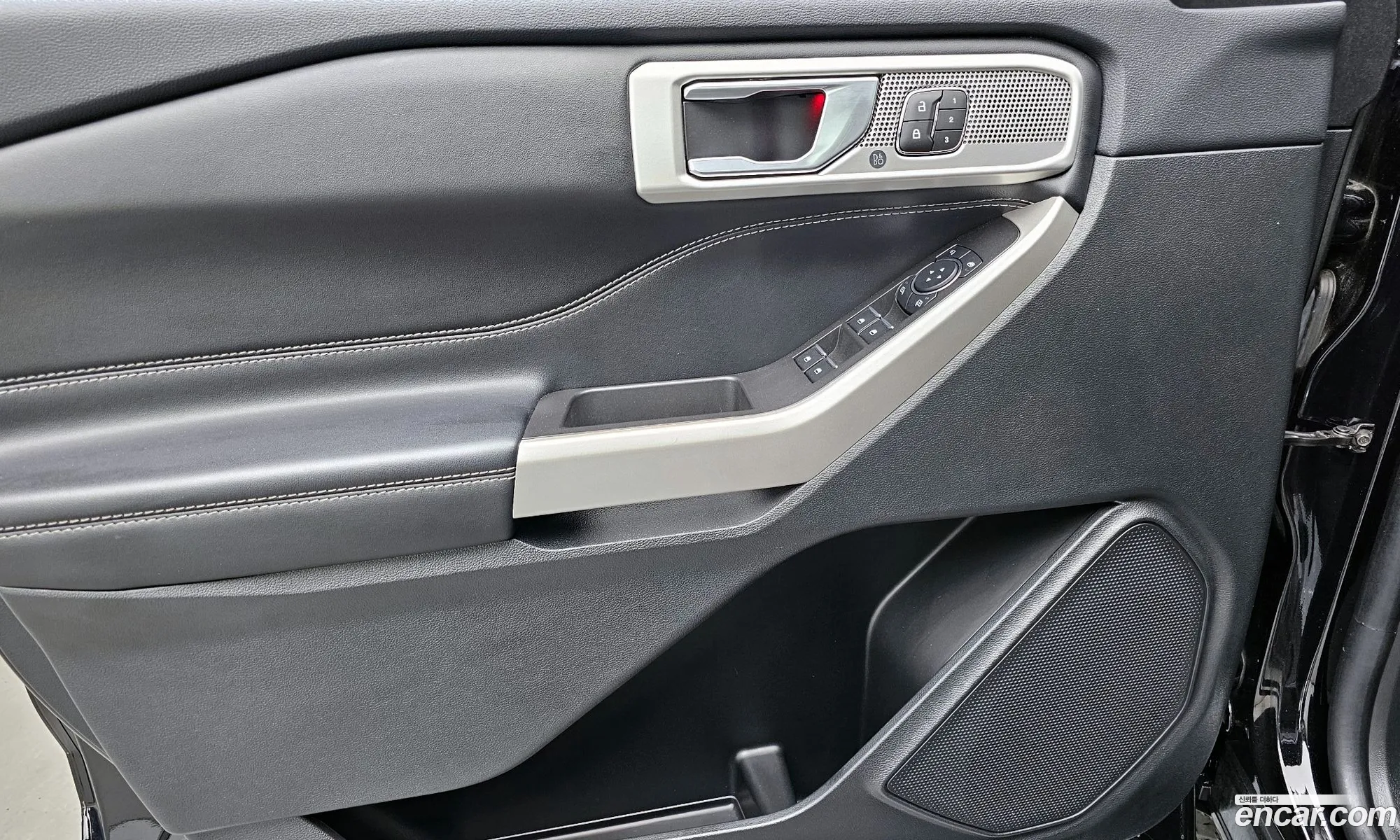 Ford Explorer 6th Gen 2023 1FMSK8FHXPGA39903 — 11