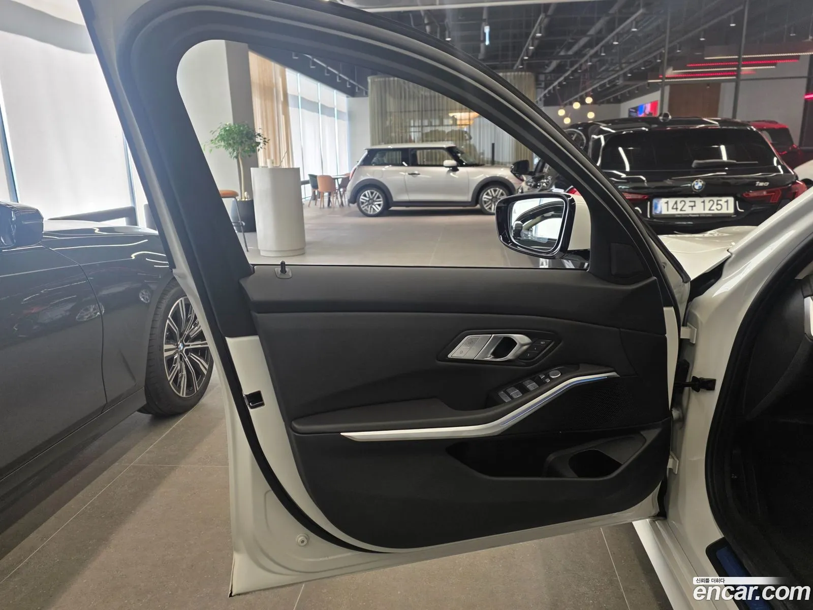 BMW 3 Series 2025 — 11