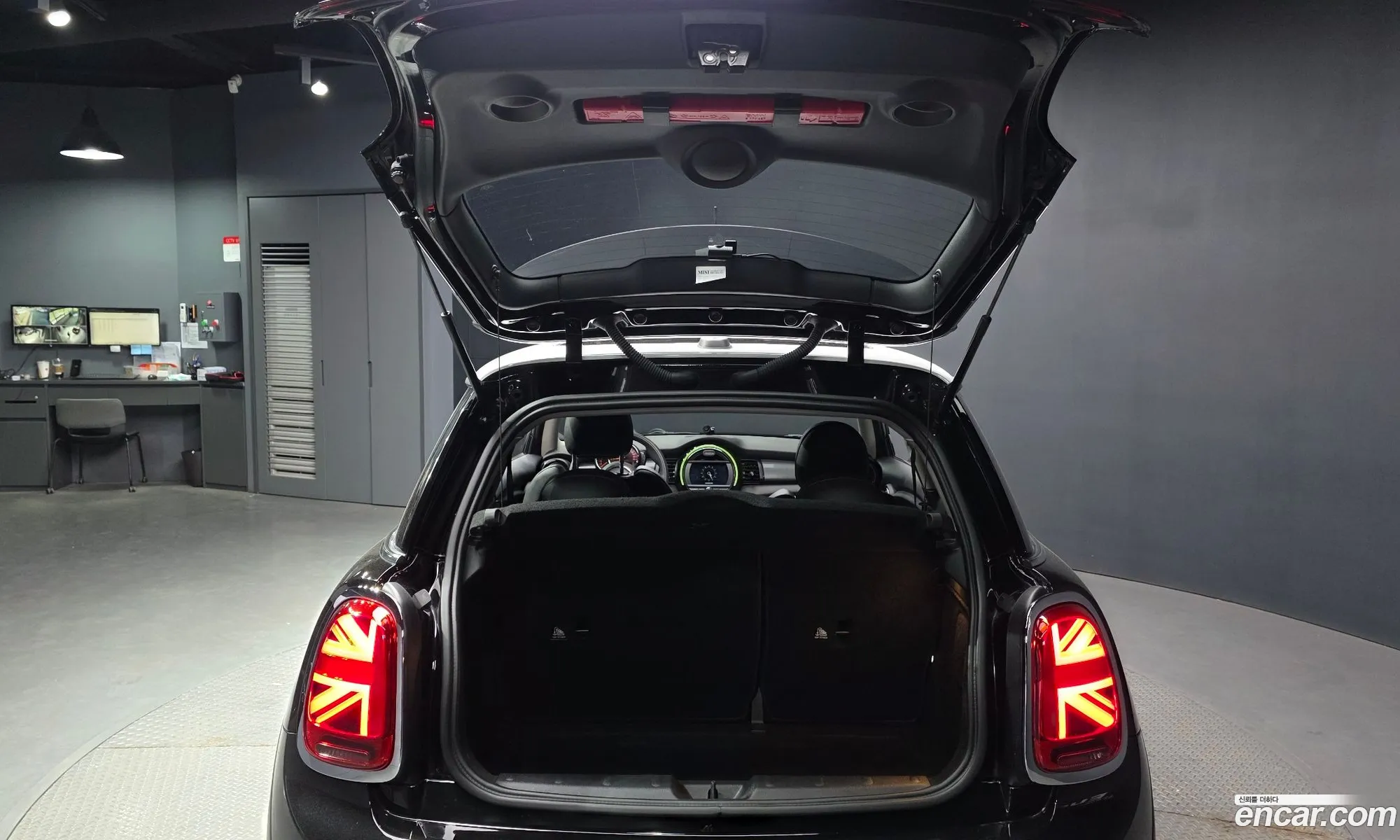 Mini Cooper D 2019 — 19