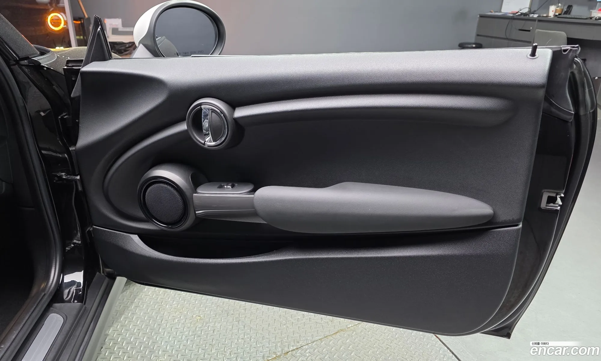 Mini Cooper D 2019 — 17