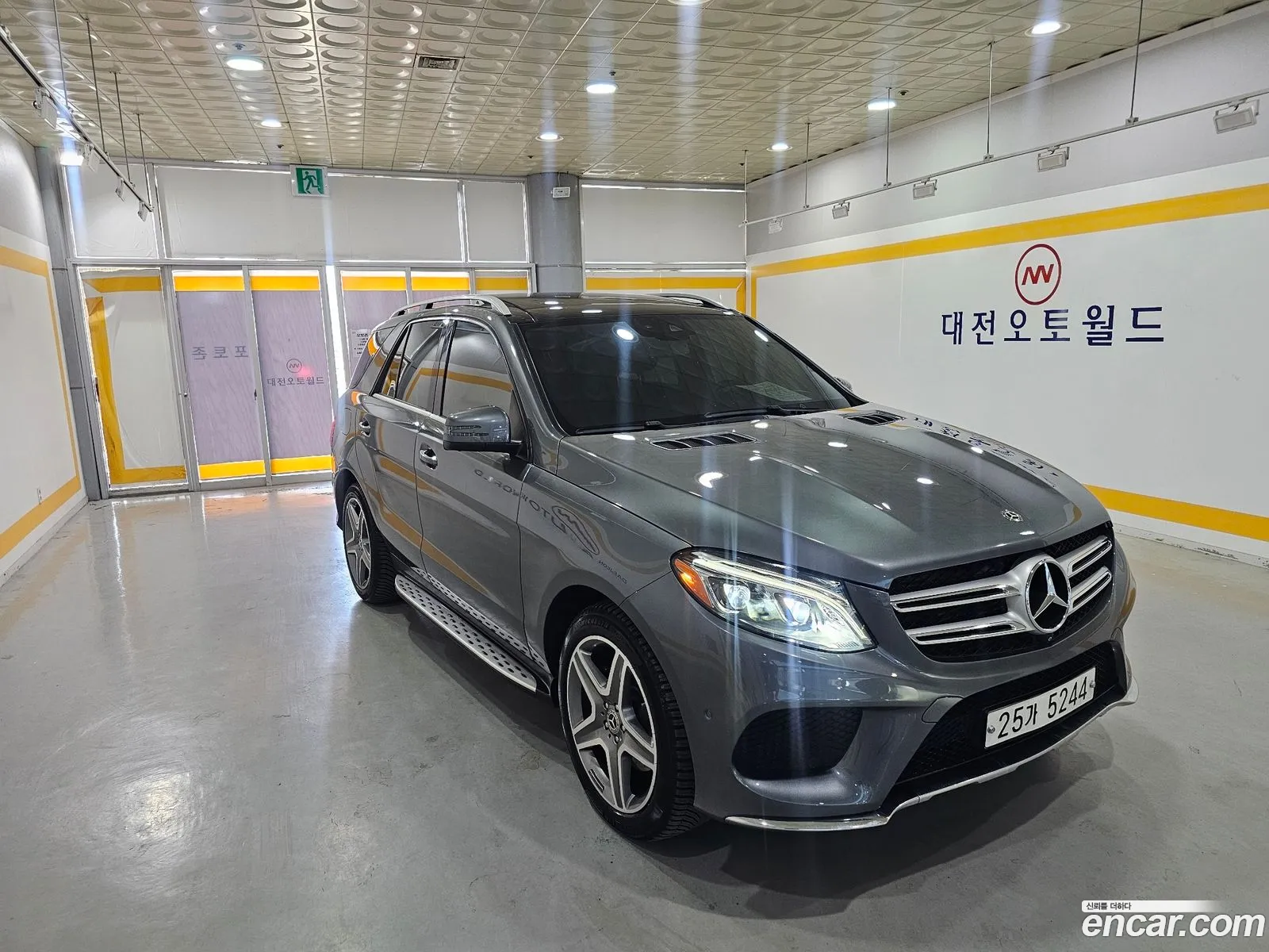 Mercedes-Benz GLE-Class W166 2018 — 11