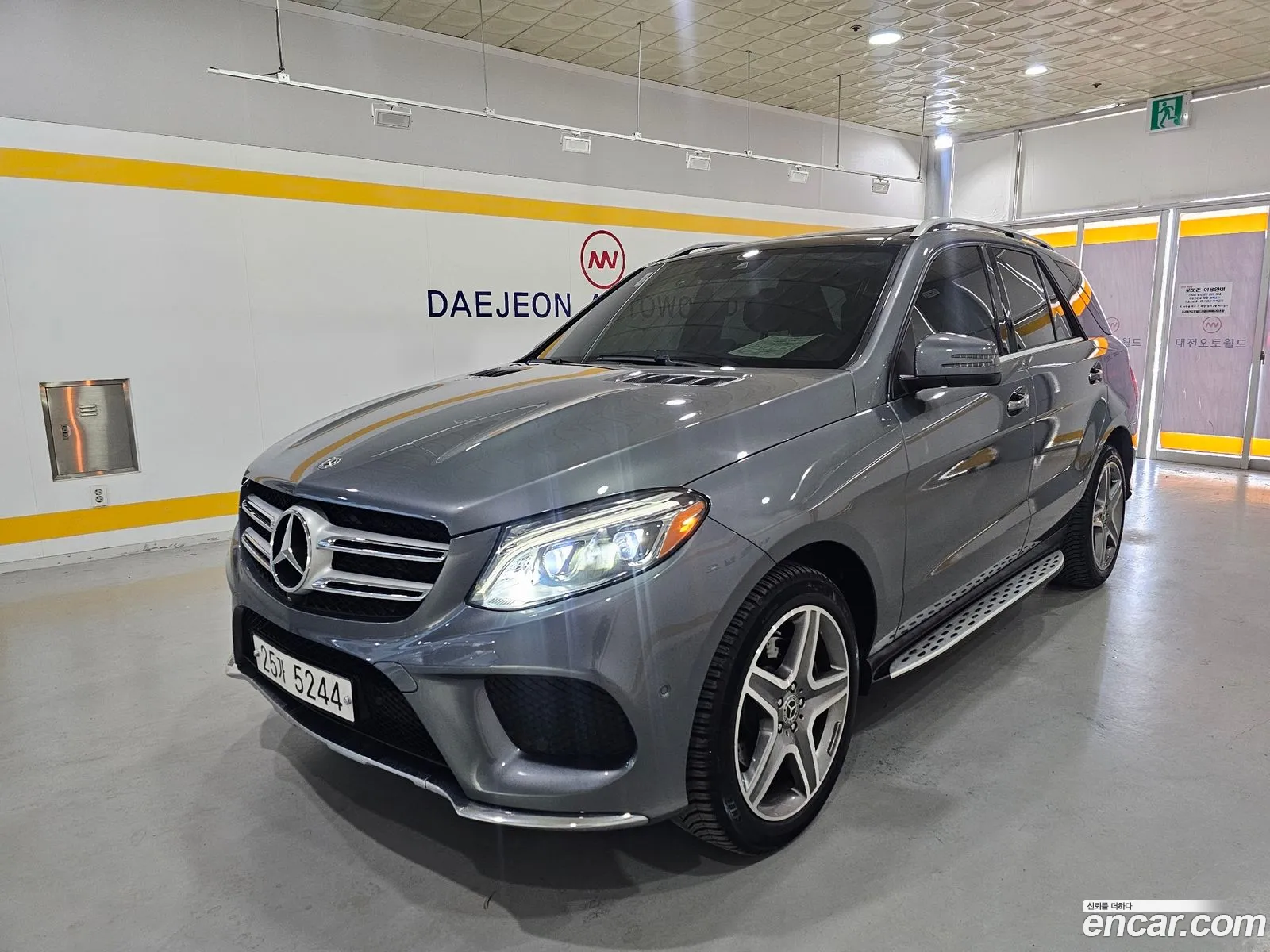 Mercedes-Benz GLE-Class W166 2018 — 12