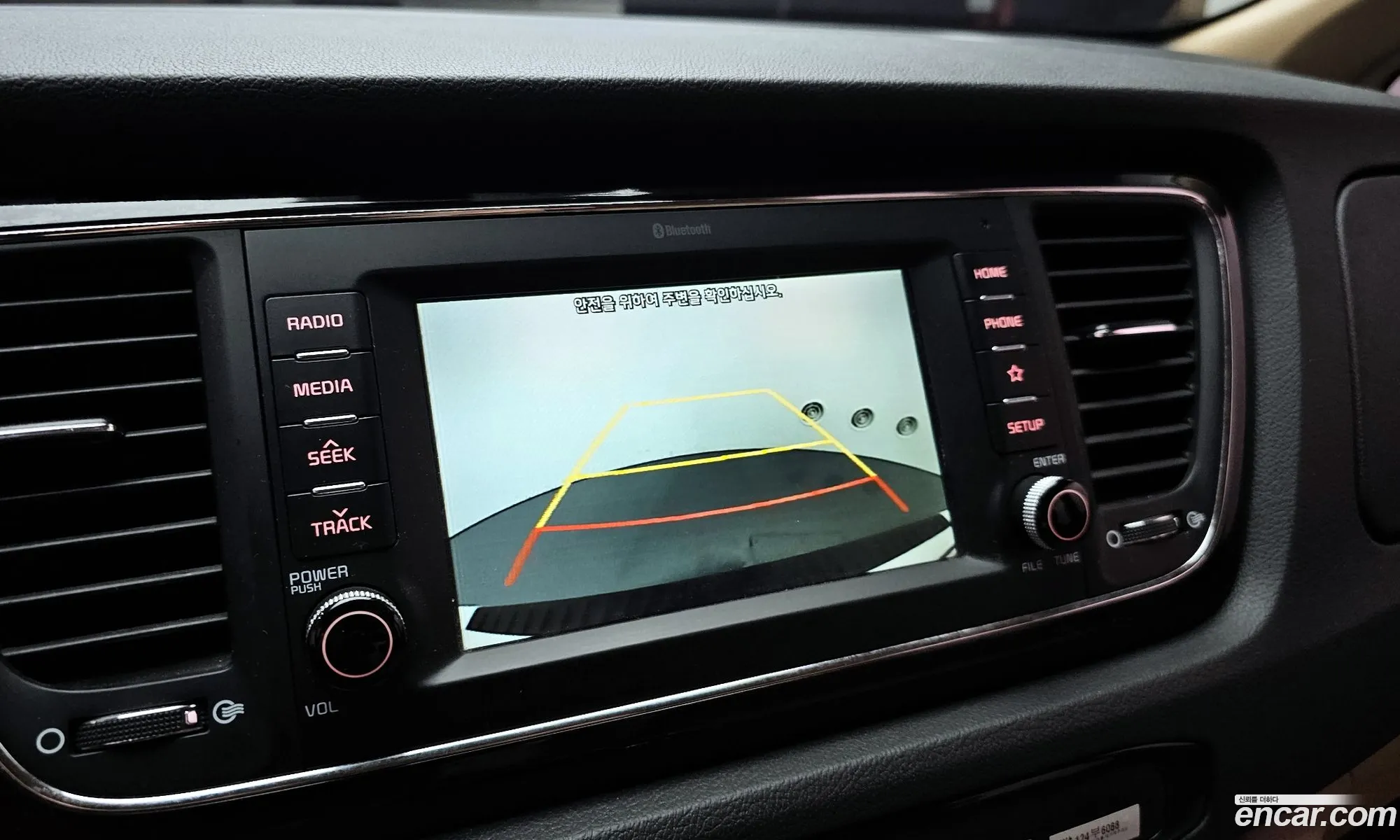 Kia Carnival 2019 — 16