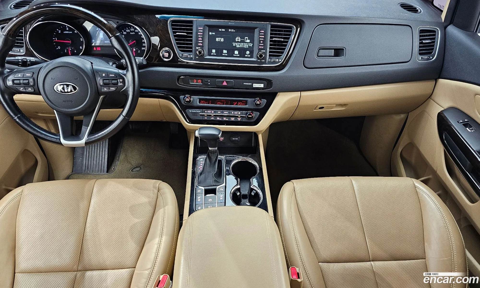 Kia Carnival 2019 — 17