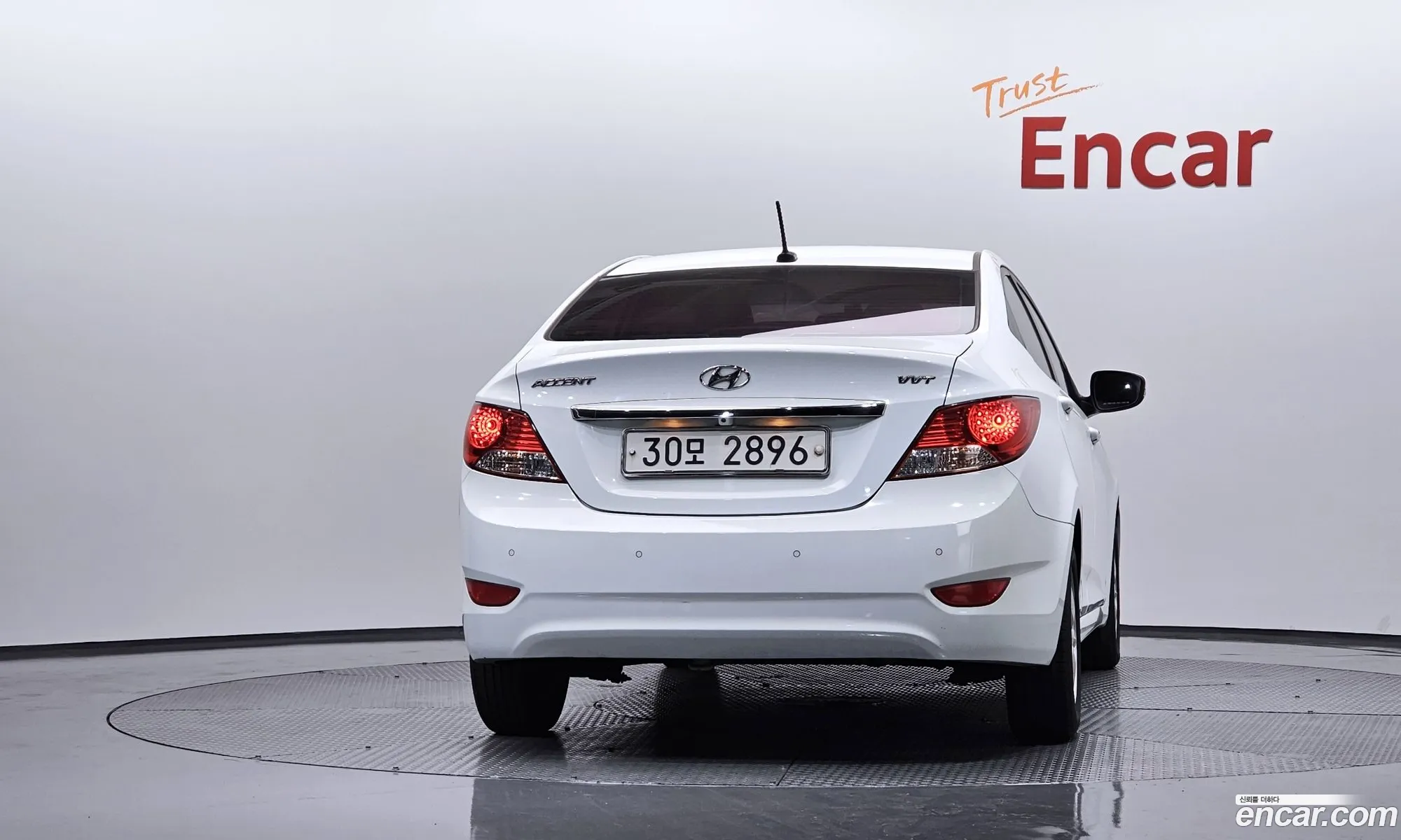 Hyundai Accent 2012 — 2