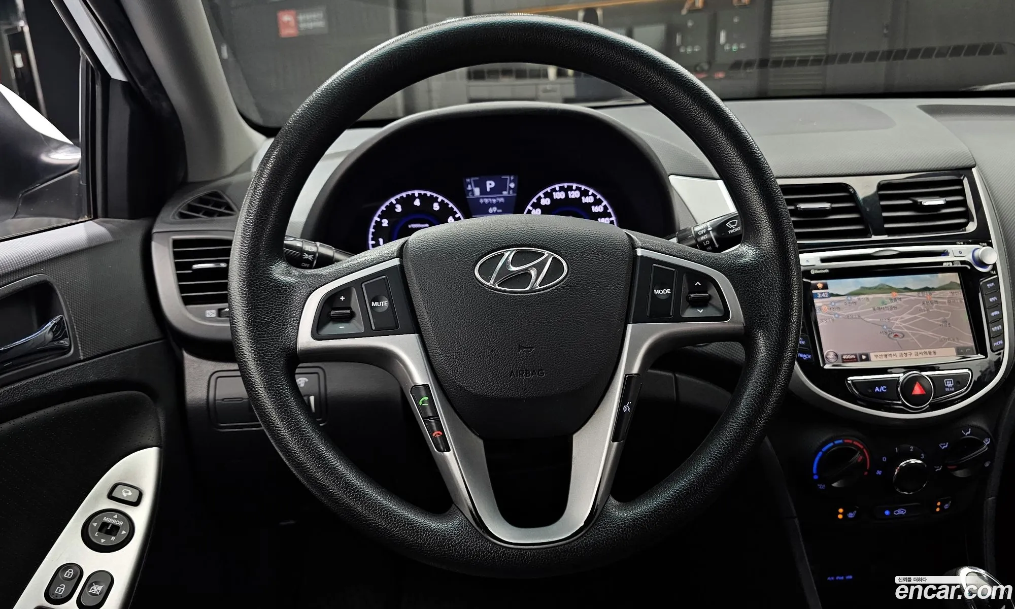 Hyundai Accent 2012 — 12