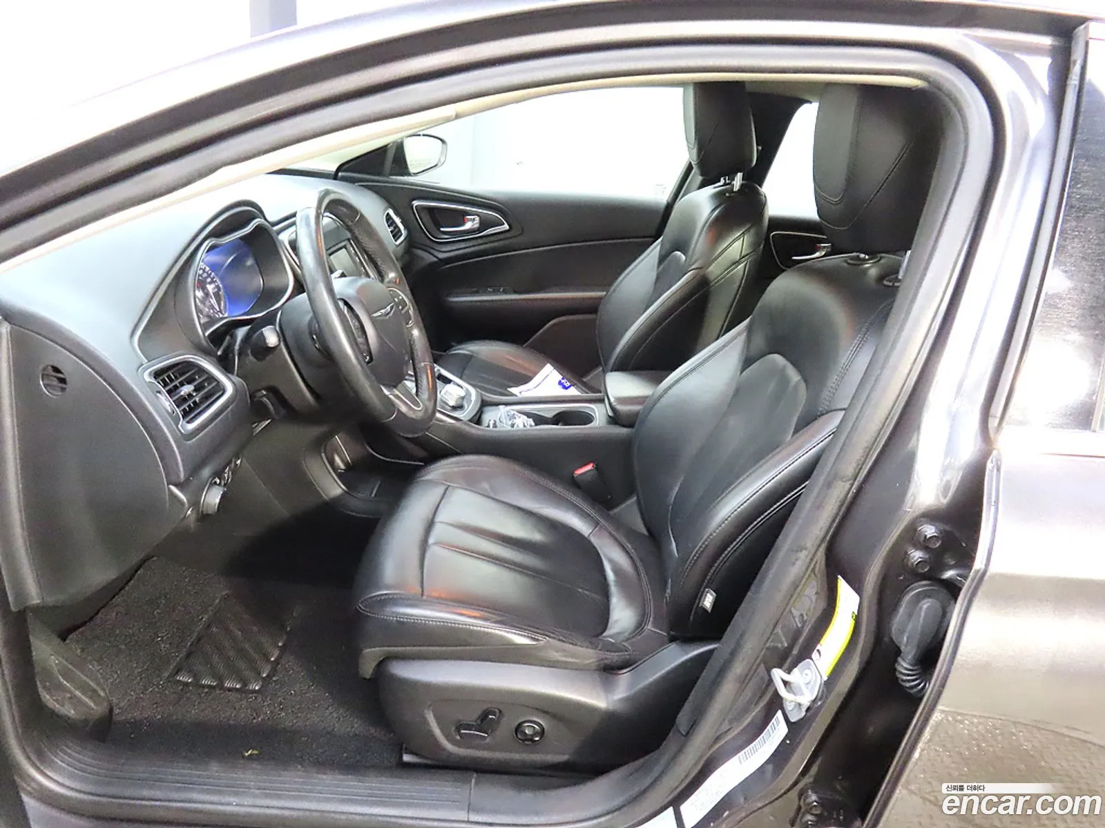 Chrysler 200 2015 — 3