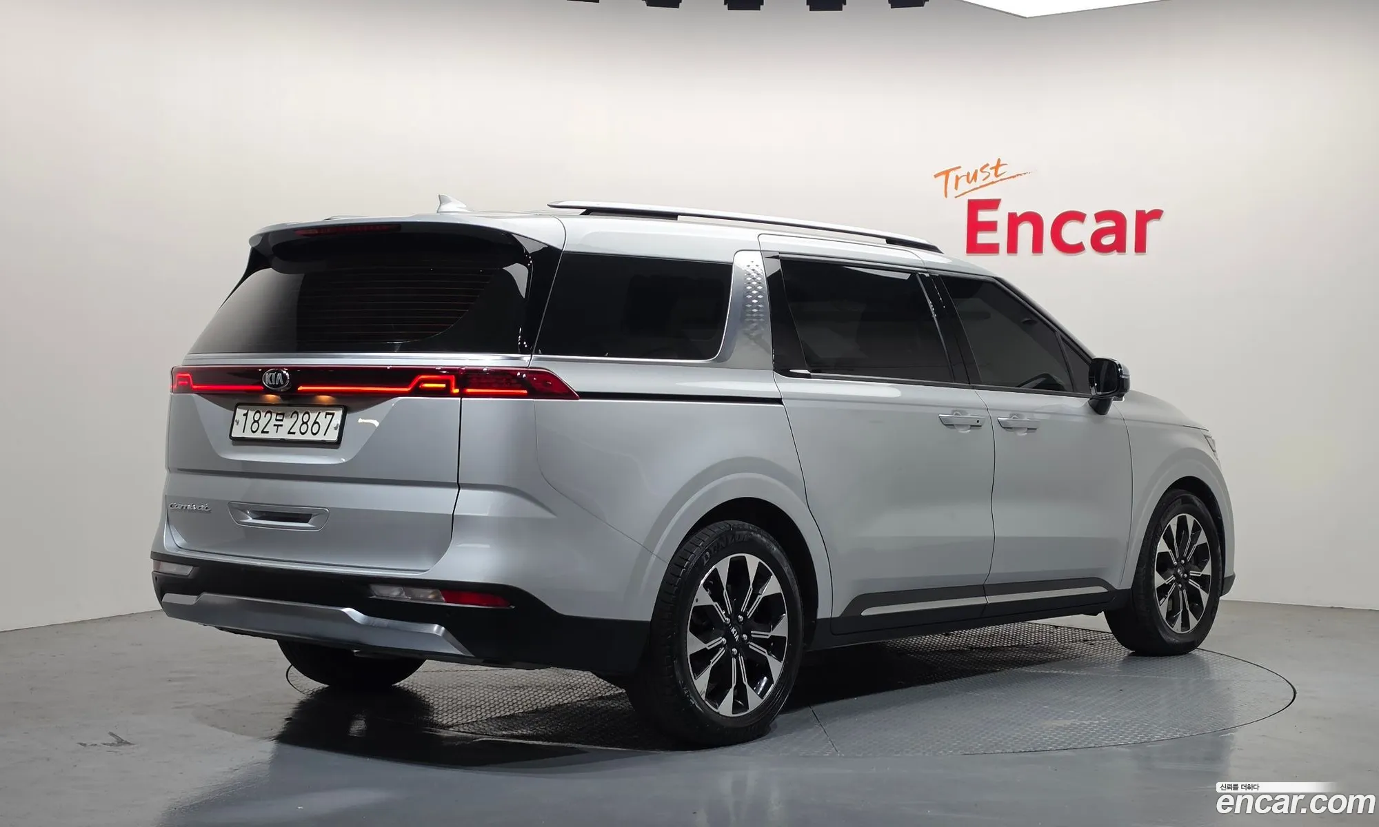 Kia Carnival 2020 — 30