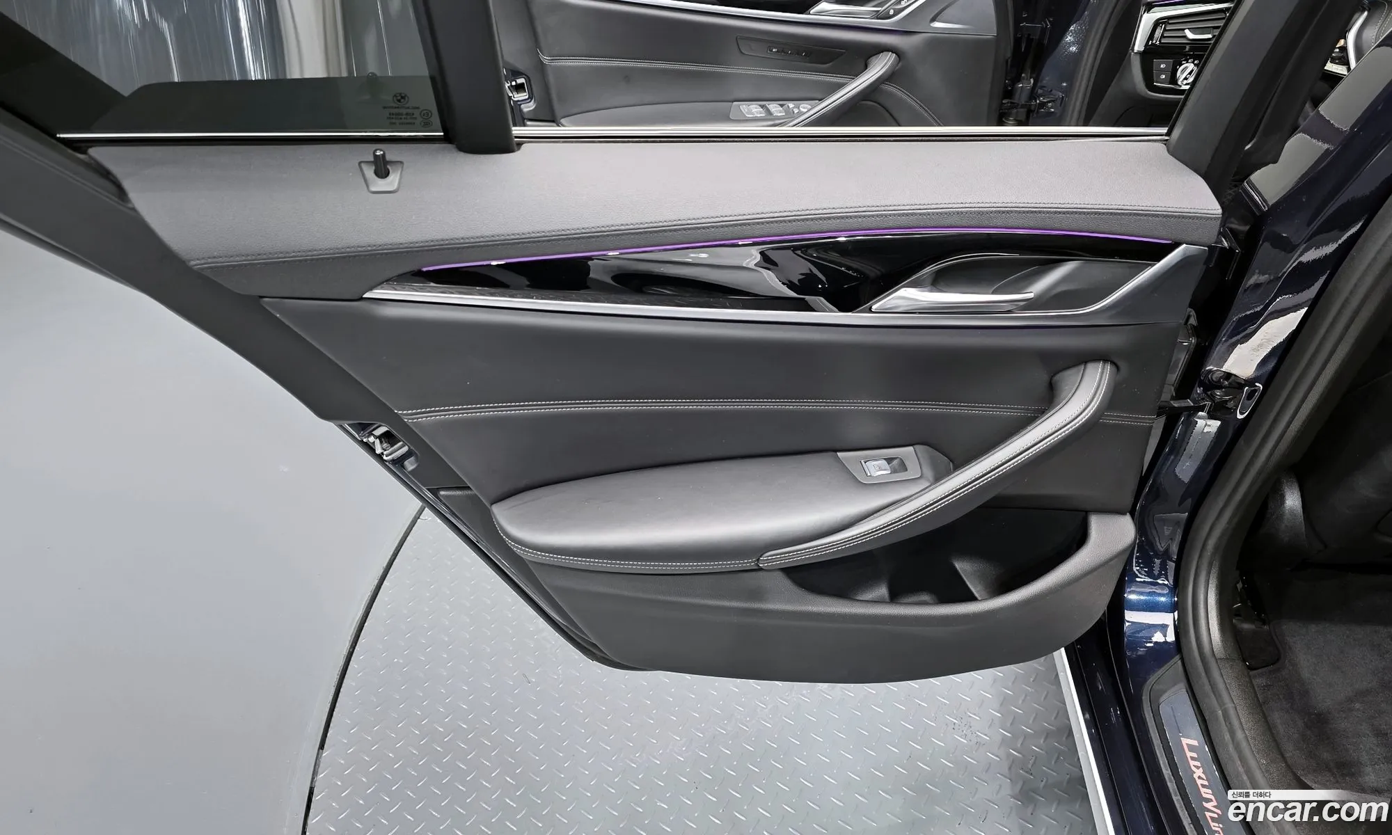 BMW 5 Series 2019 WBAJF5108KWW44356 — 33