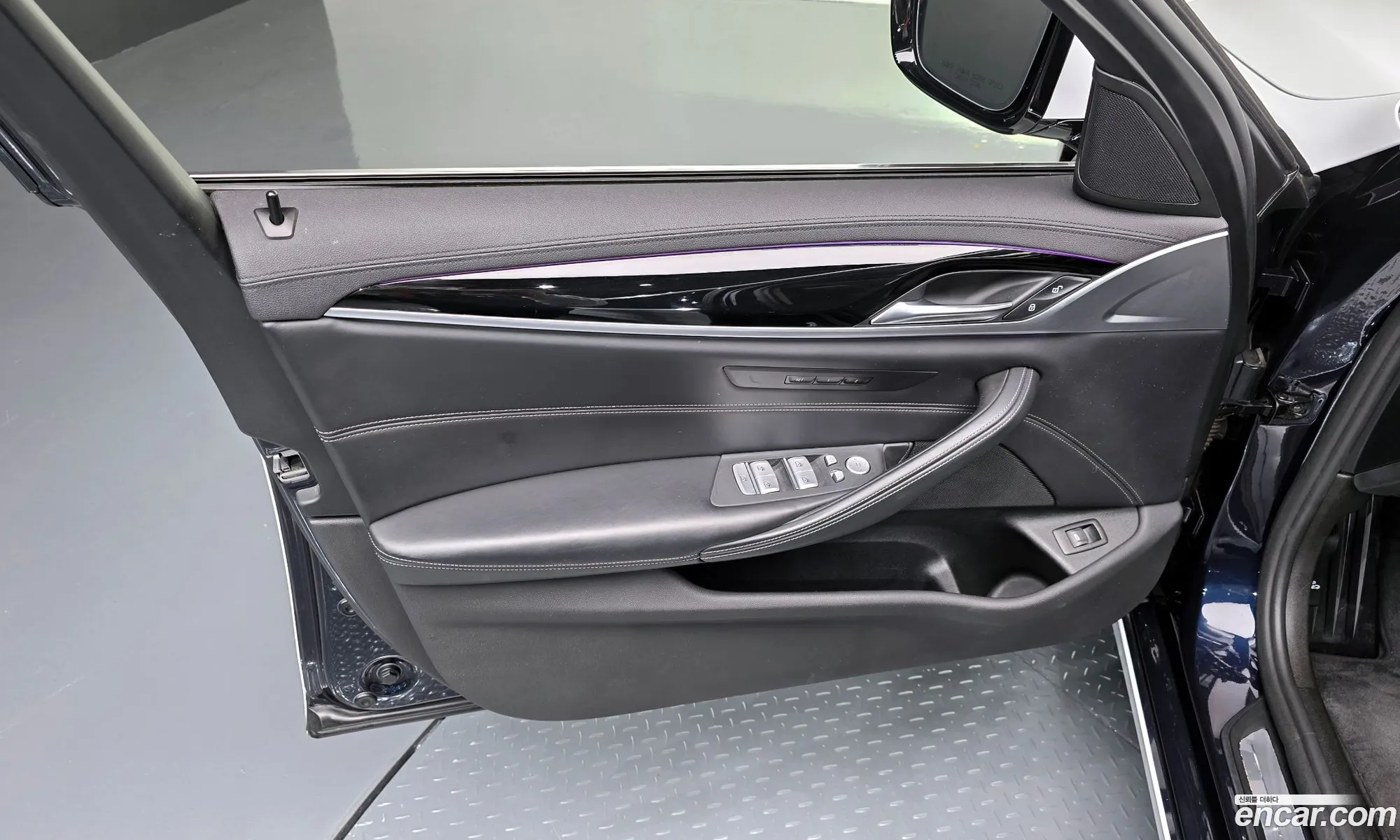 BMW 5 Series 2019 WBAJF5108KWW44356 — 17