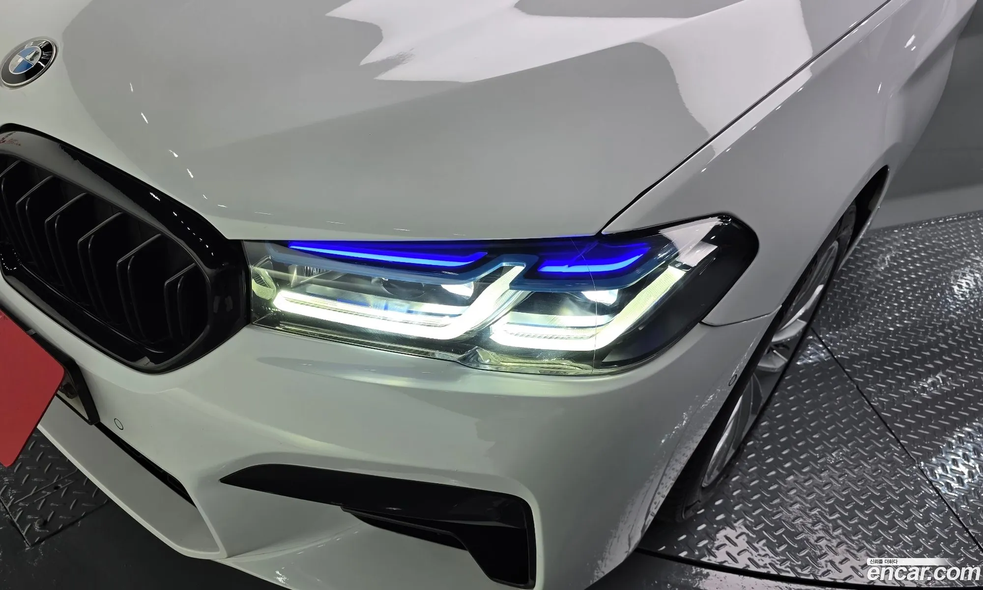 BMW 5 Series 2019 WBAJF5108KWW44356 — 24