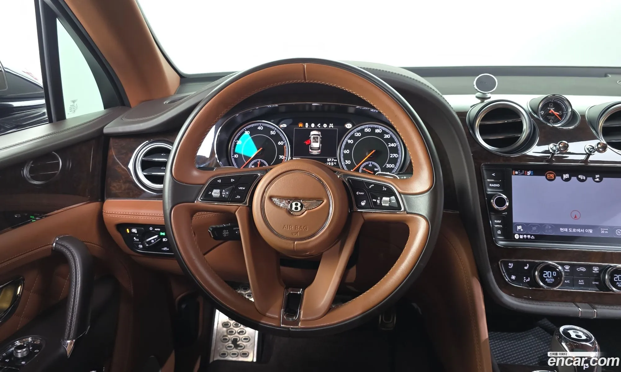 Bentley Bentayga 2017 SJAAC14V5HC014883 — 7