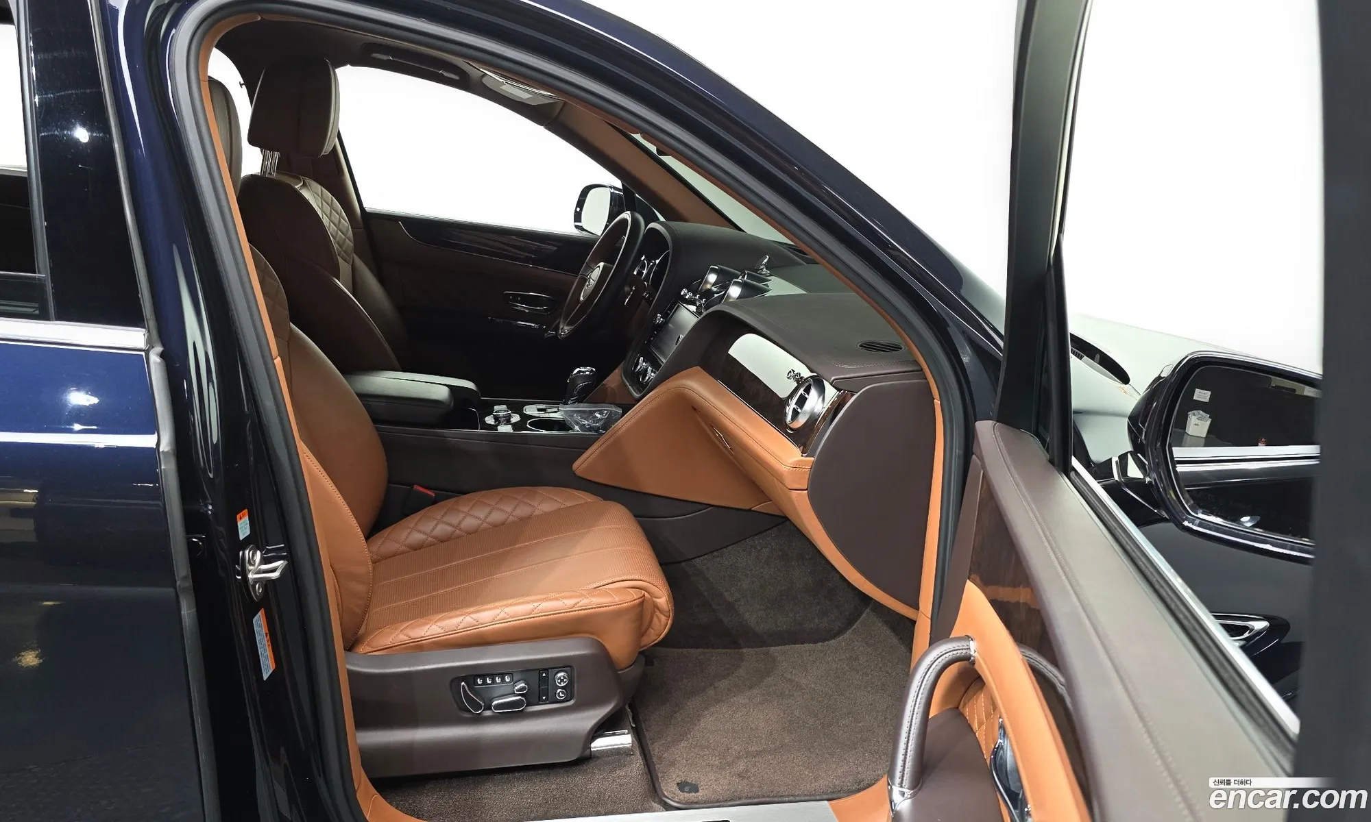 Bentley Bentayga 2017 SJAAC14V5HC014883 — 8