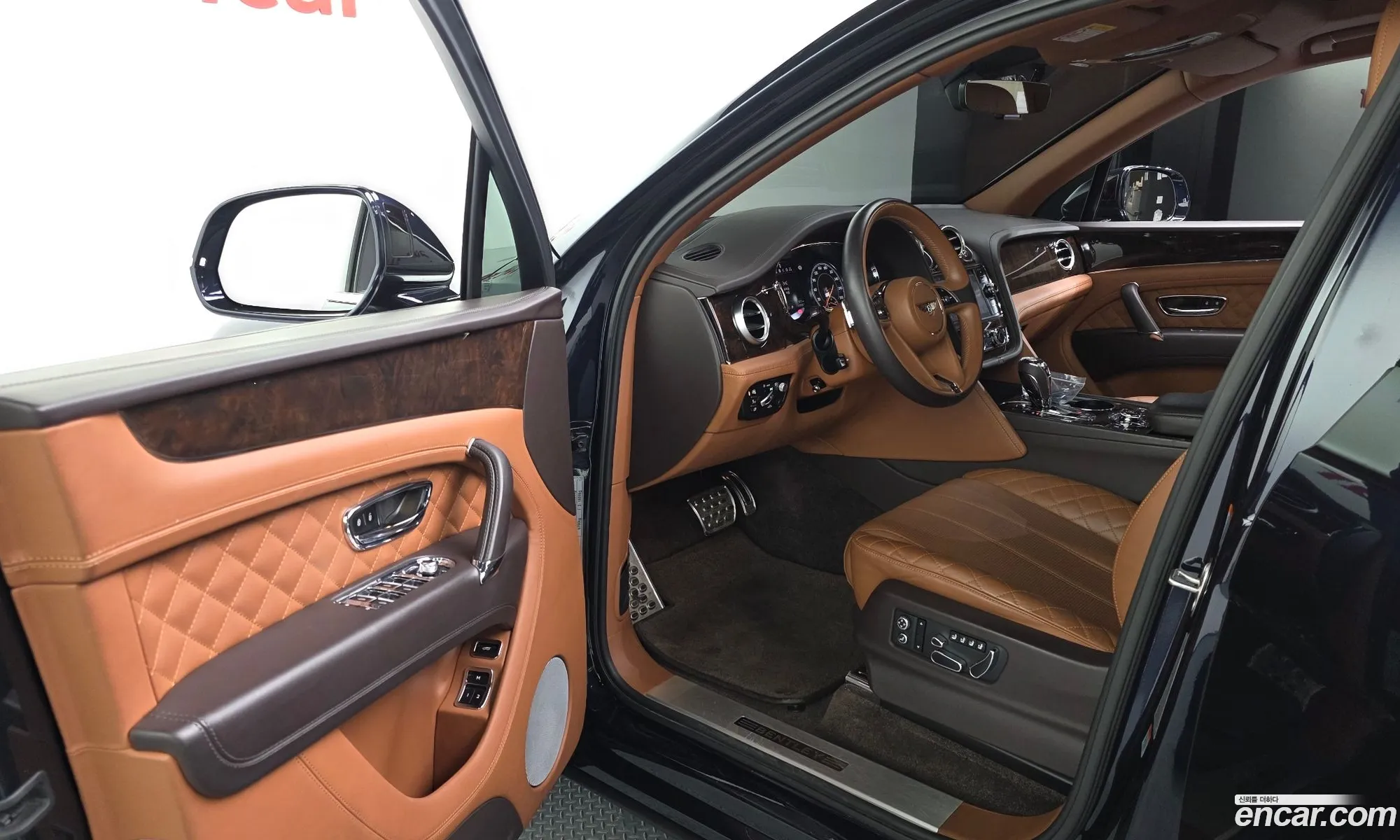 Bentley Bentayga 2017 SJAAC14V5HC014883 — 17