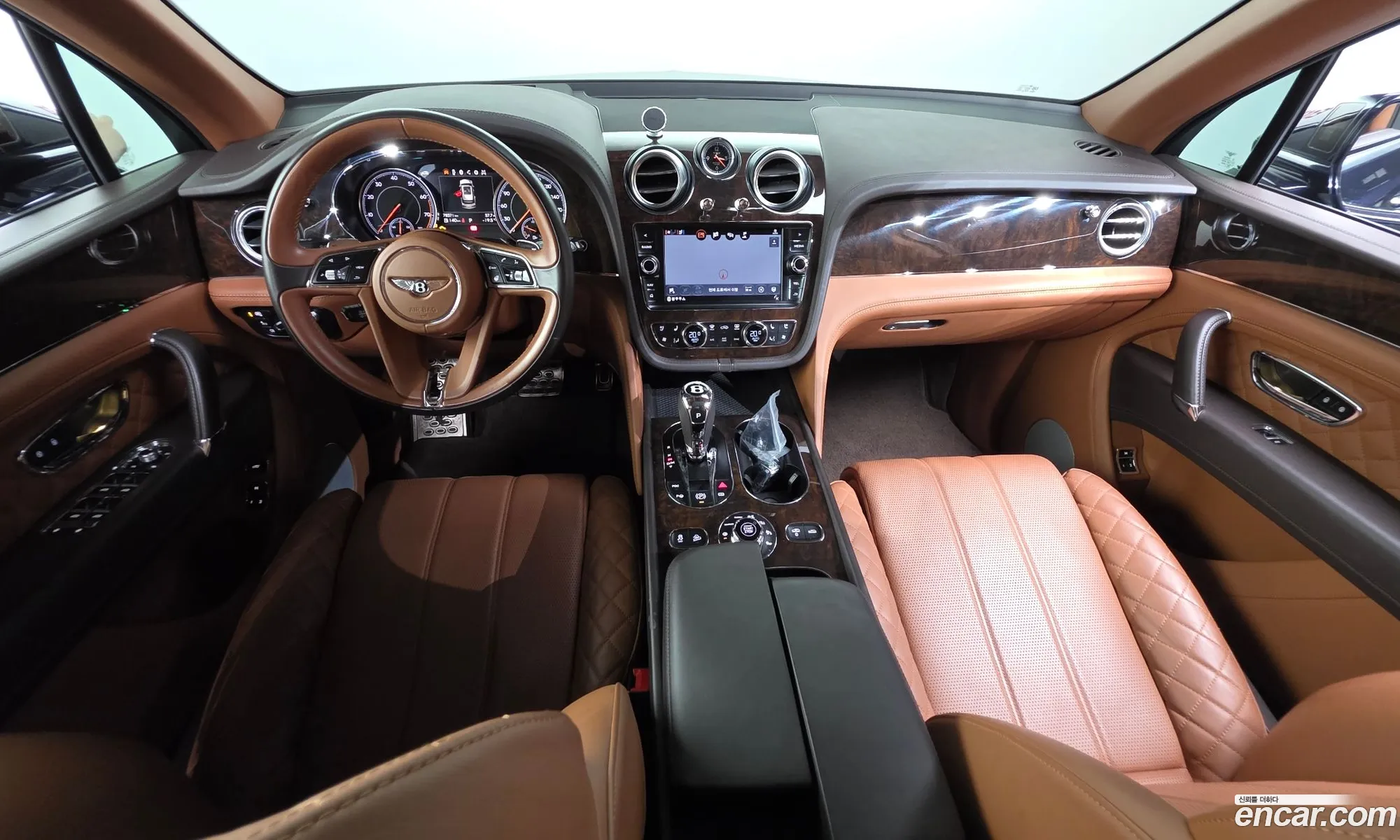 Bentley Bentayga 2017 SJAAC14V5HC014883 — 10
