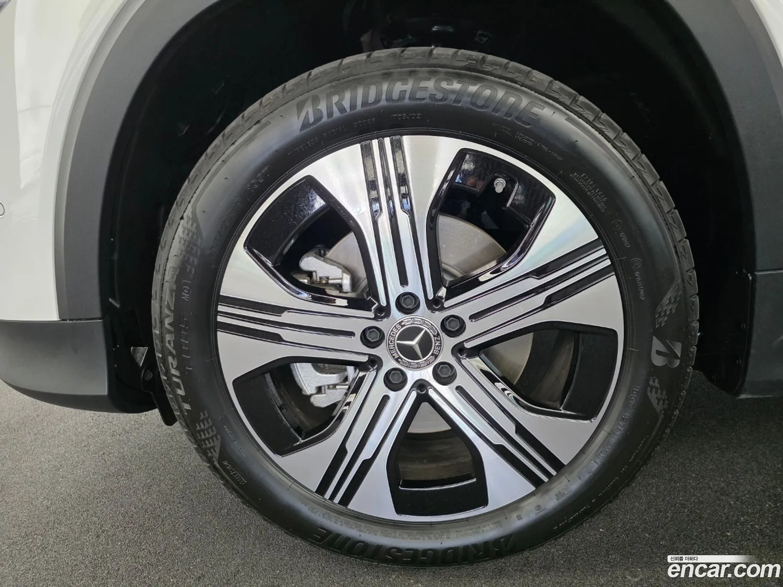 Mercedes-Benz EQB X243 2025 — 10