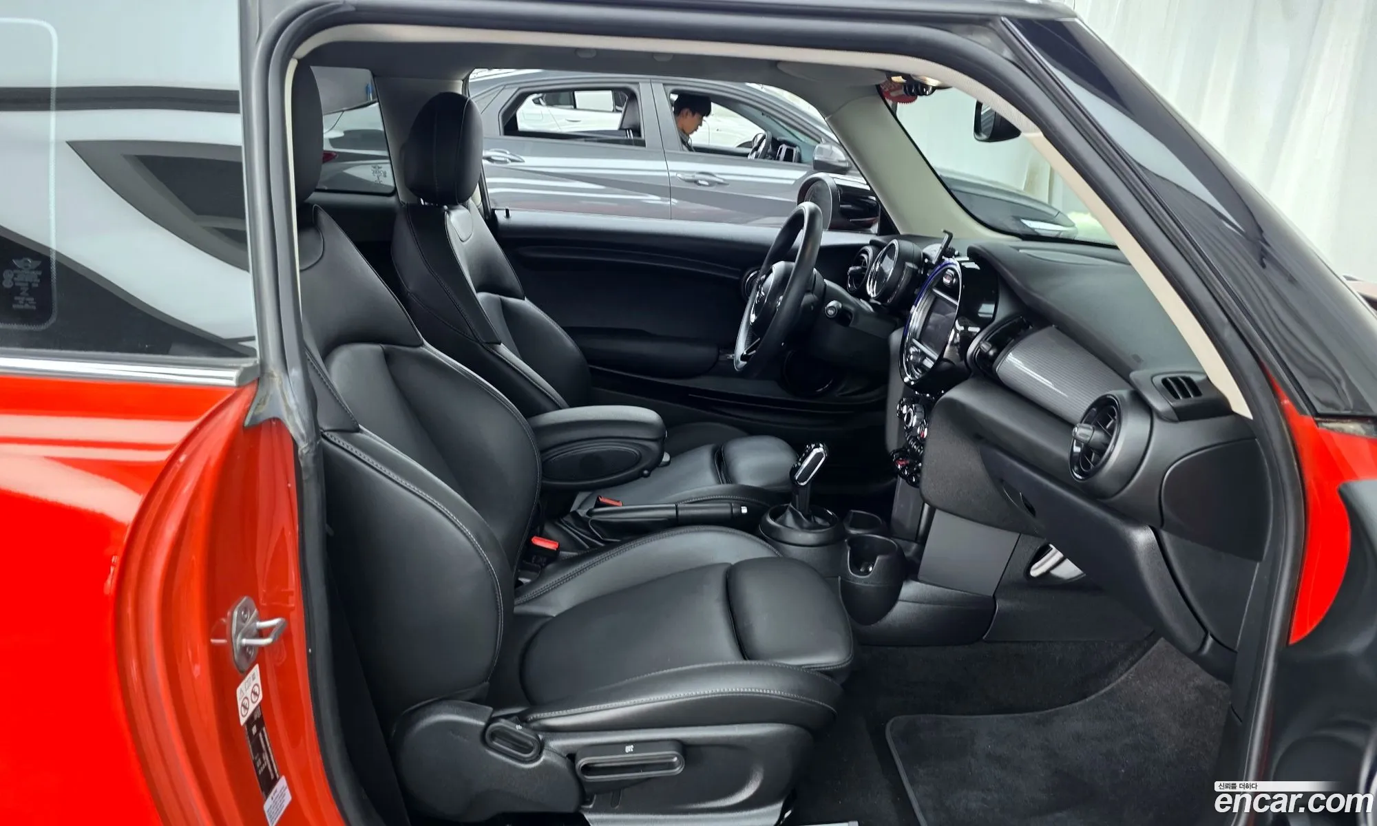 Mini Cooper 2021 WMWXR7109M2N84143 — 9