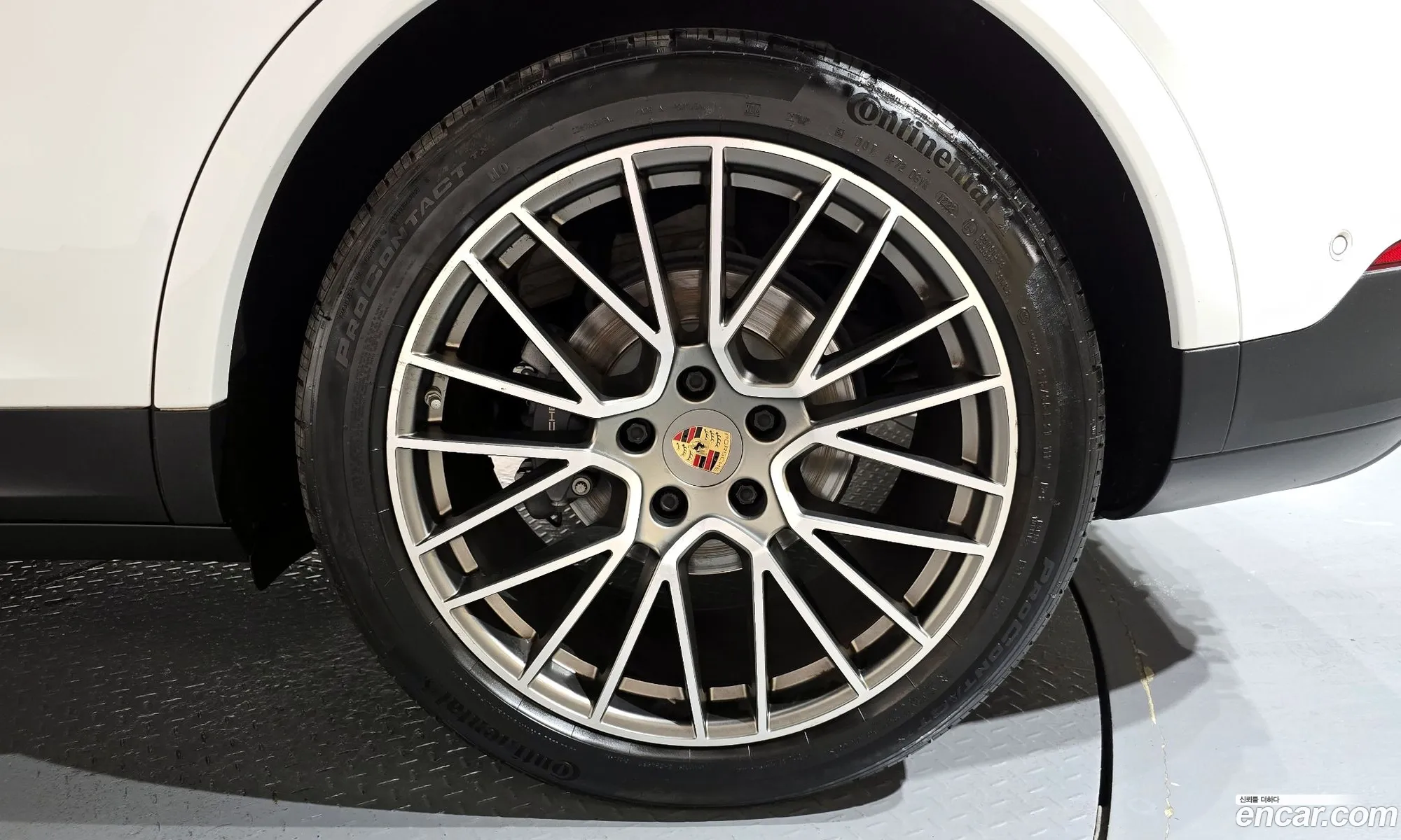Porsche Cayenne 2022 WP1AA29Y6NDA19558 — 29
