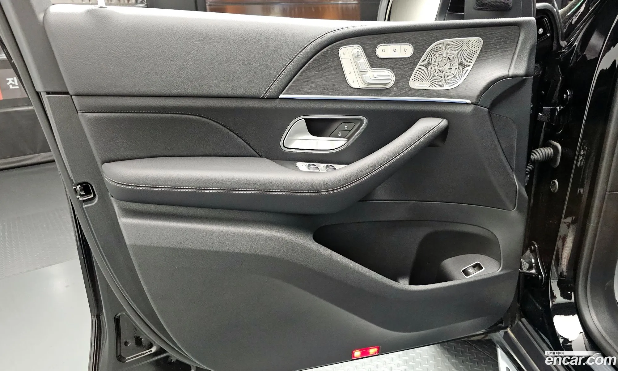 Mercedes-Benz GLS-Class X167 2025 — 11