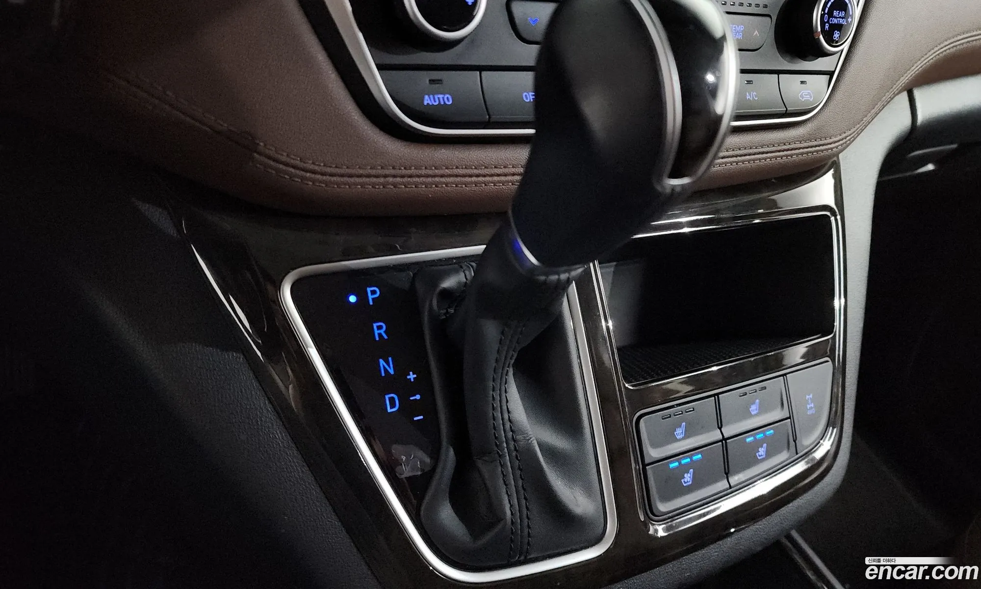 Hyundai Grand Starex 2020 — 14