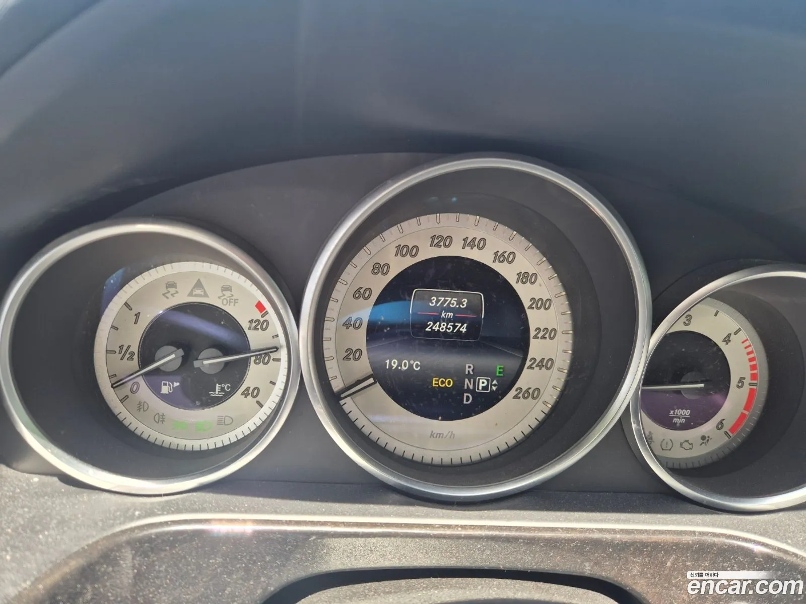Mercedes-Benz E-Class W212 2013 — 5