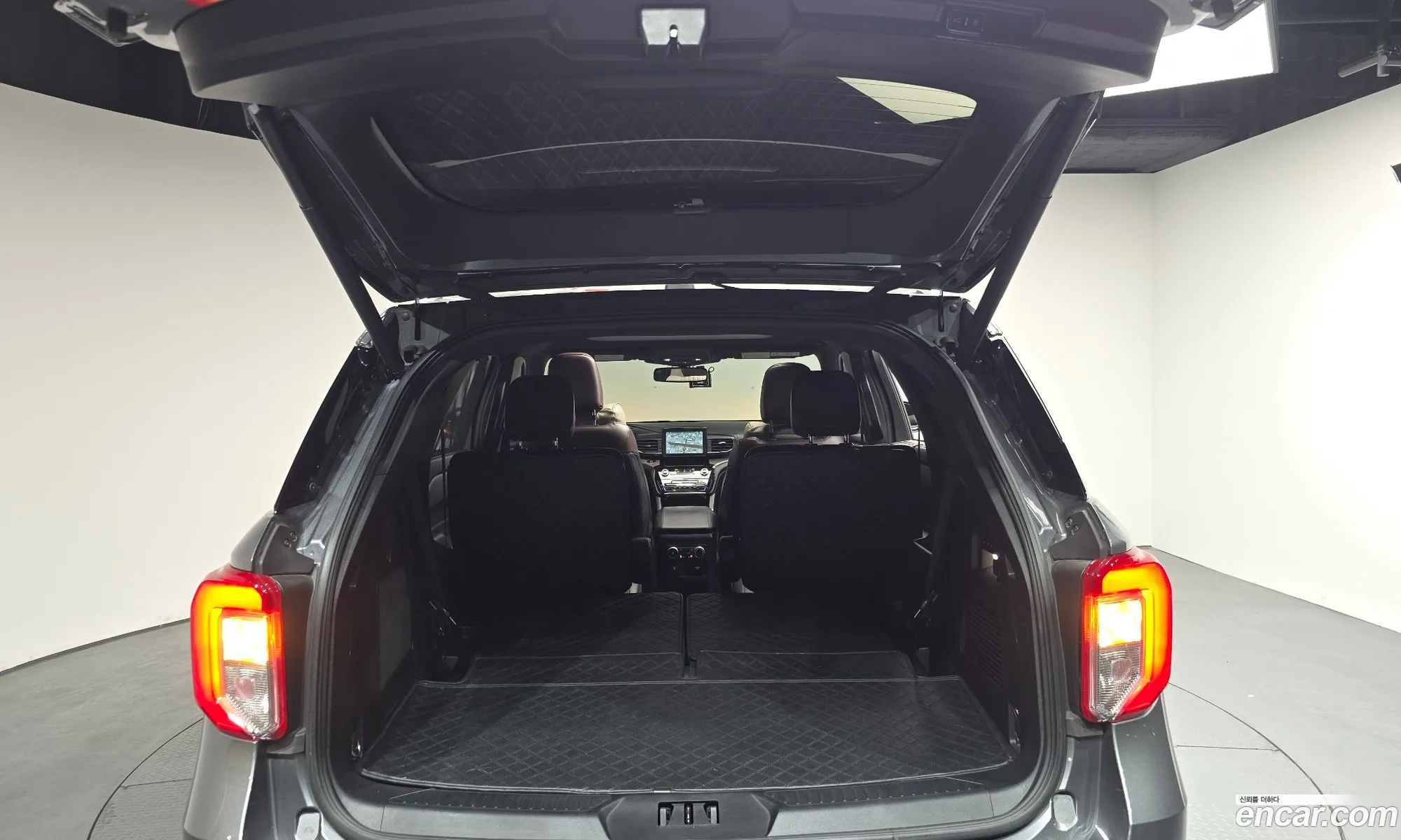 Ford Explorer 6th Gen 2021 1FM5K8HC7MGB99070 — 12