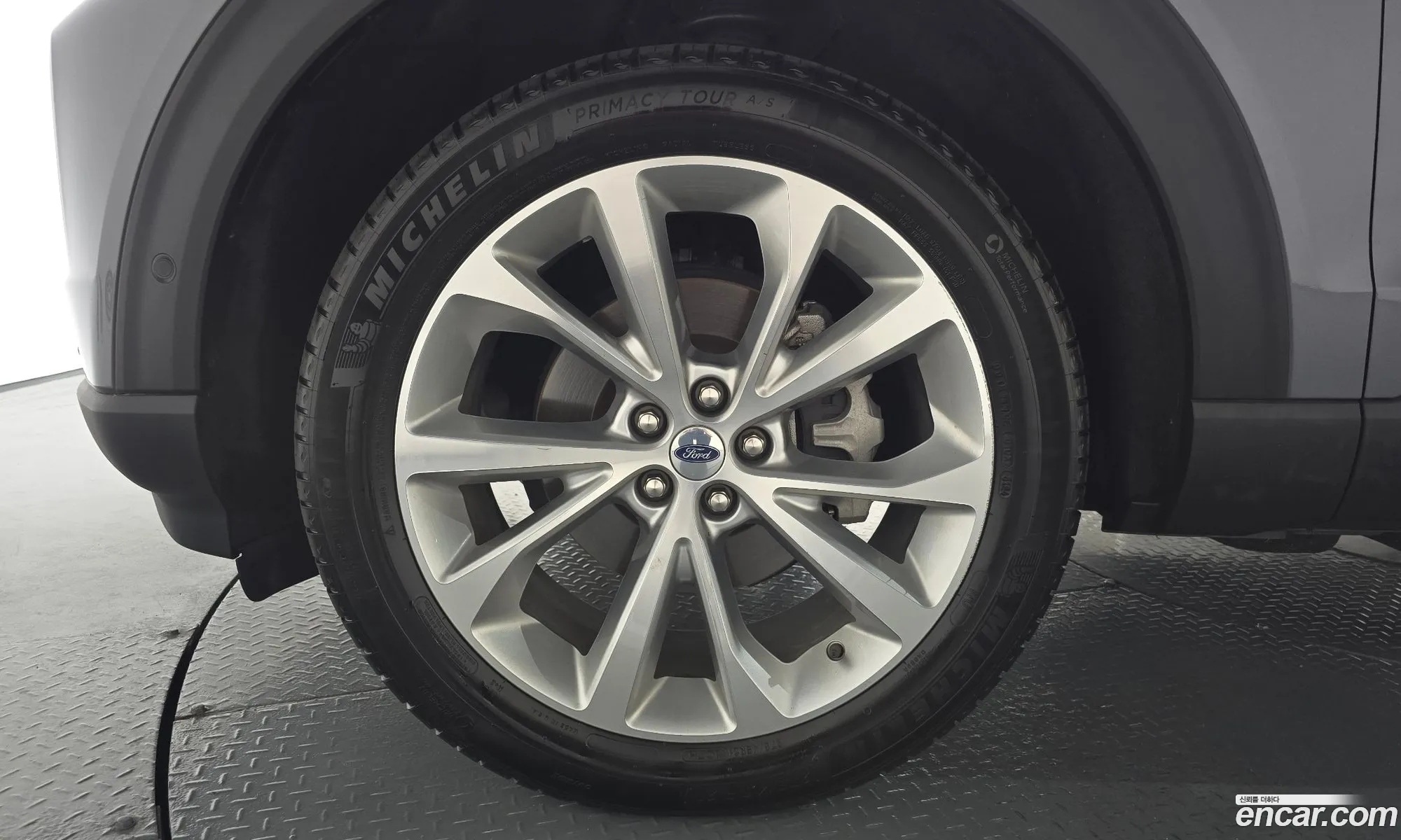 Ford Explorer 6th Gen 2021 1FM5K8HC7MGB99070 — 4
