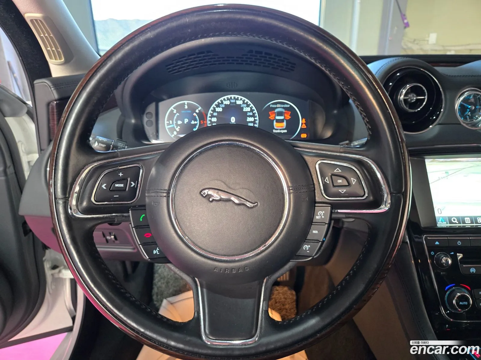 Jaguar XJ 2017 — 6